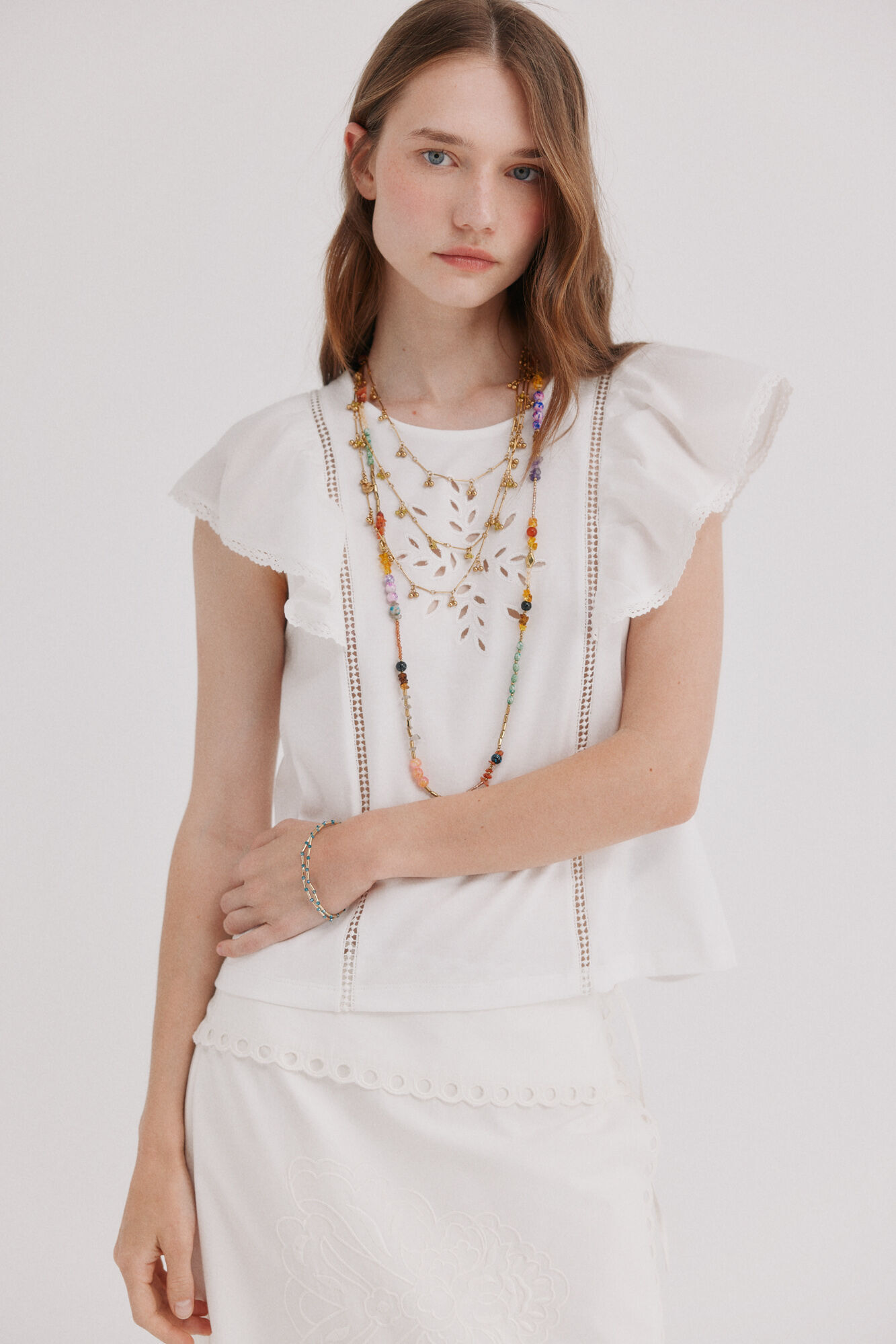 Hoss Intropia Mavie.Playera con volantes