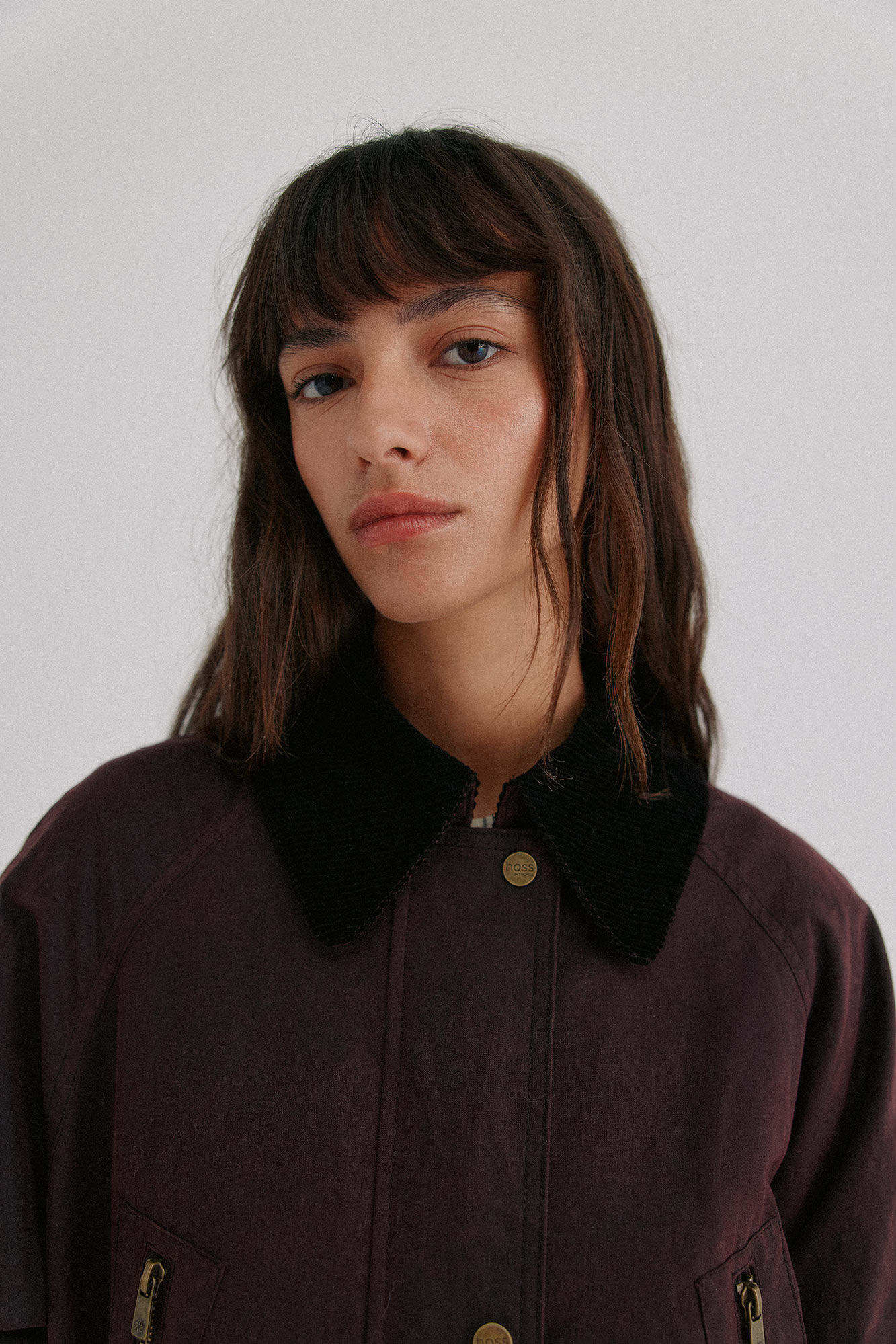 Hoss Intropia Damaris. Gabardina con bolsillos Granate