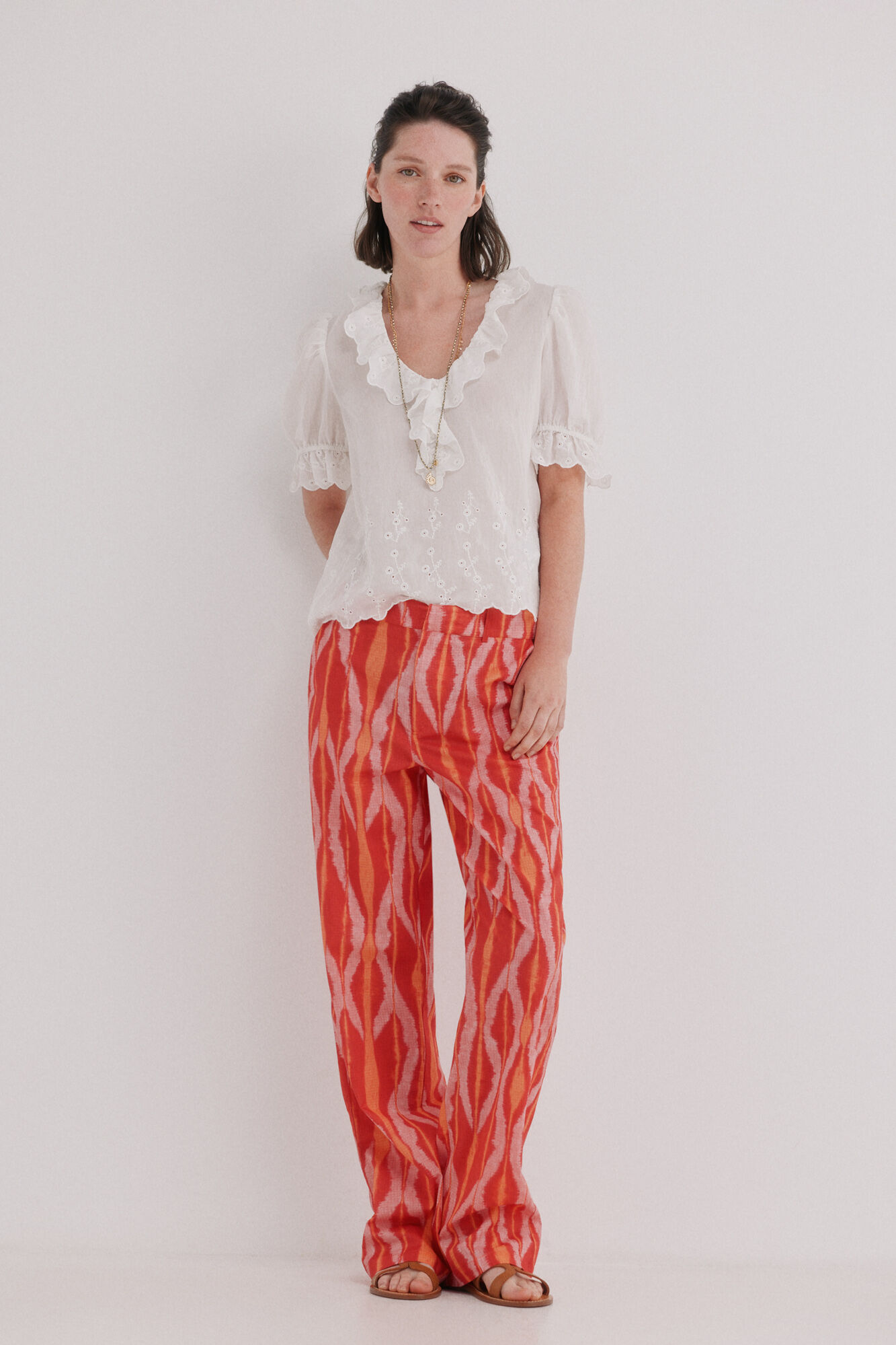 Hoss Intropia Perla. Pantal&oacute;n flu&iacute;do estampado