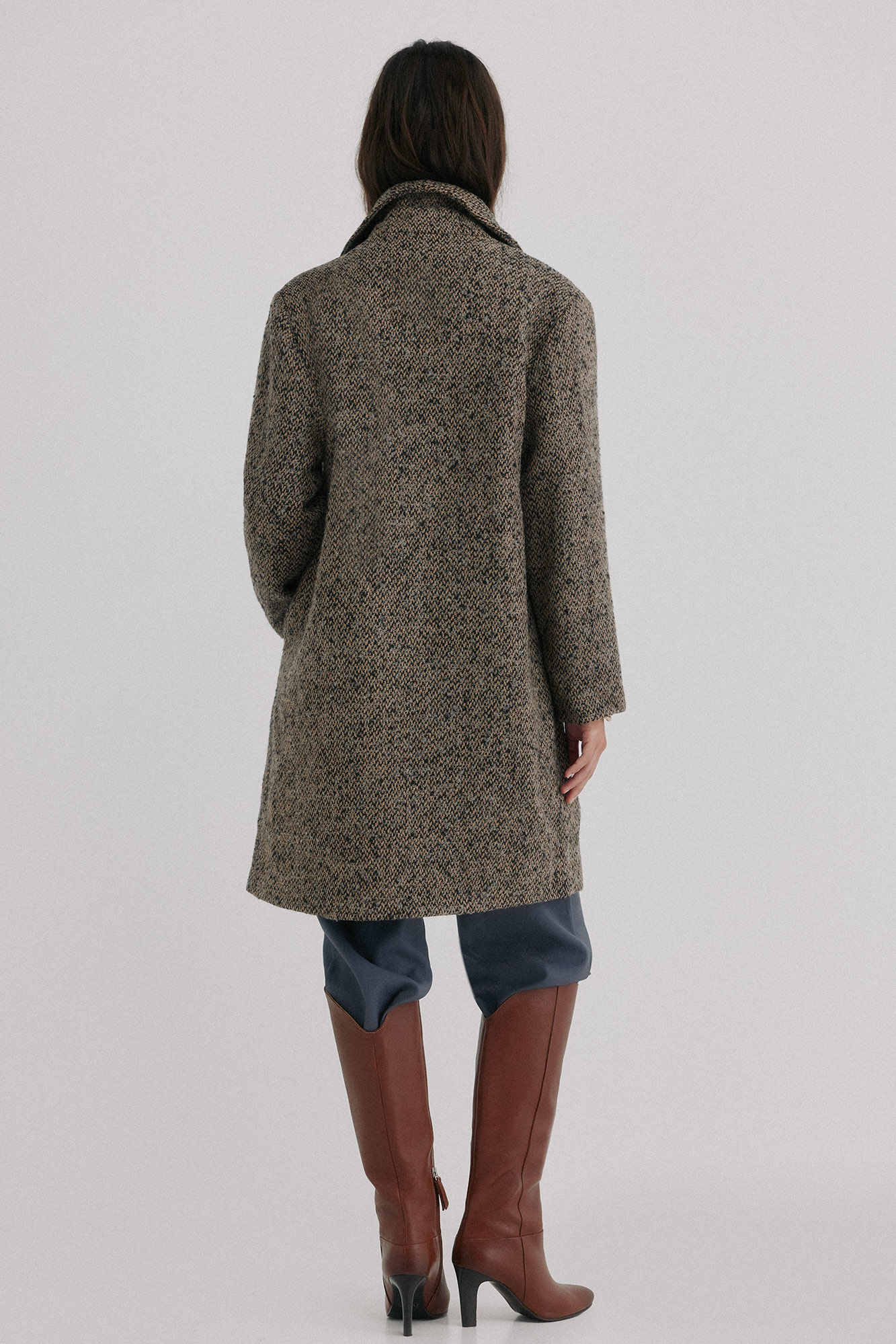 Hoss Intropia F&aacute;tima. Abrigo con solapa Marfil