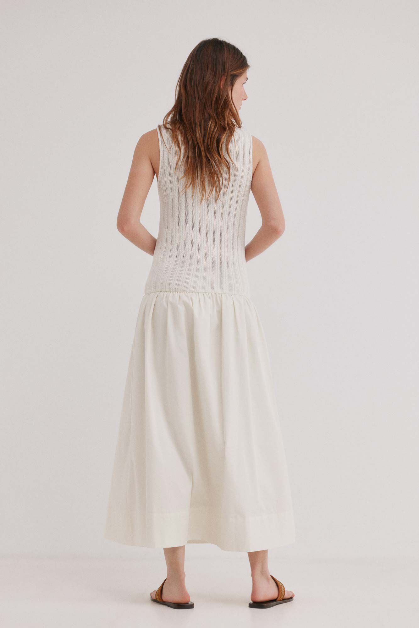 Hoss Intropia Alba. Vestido de punto combinado Beige