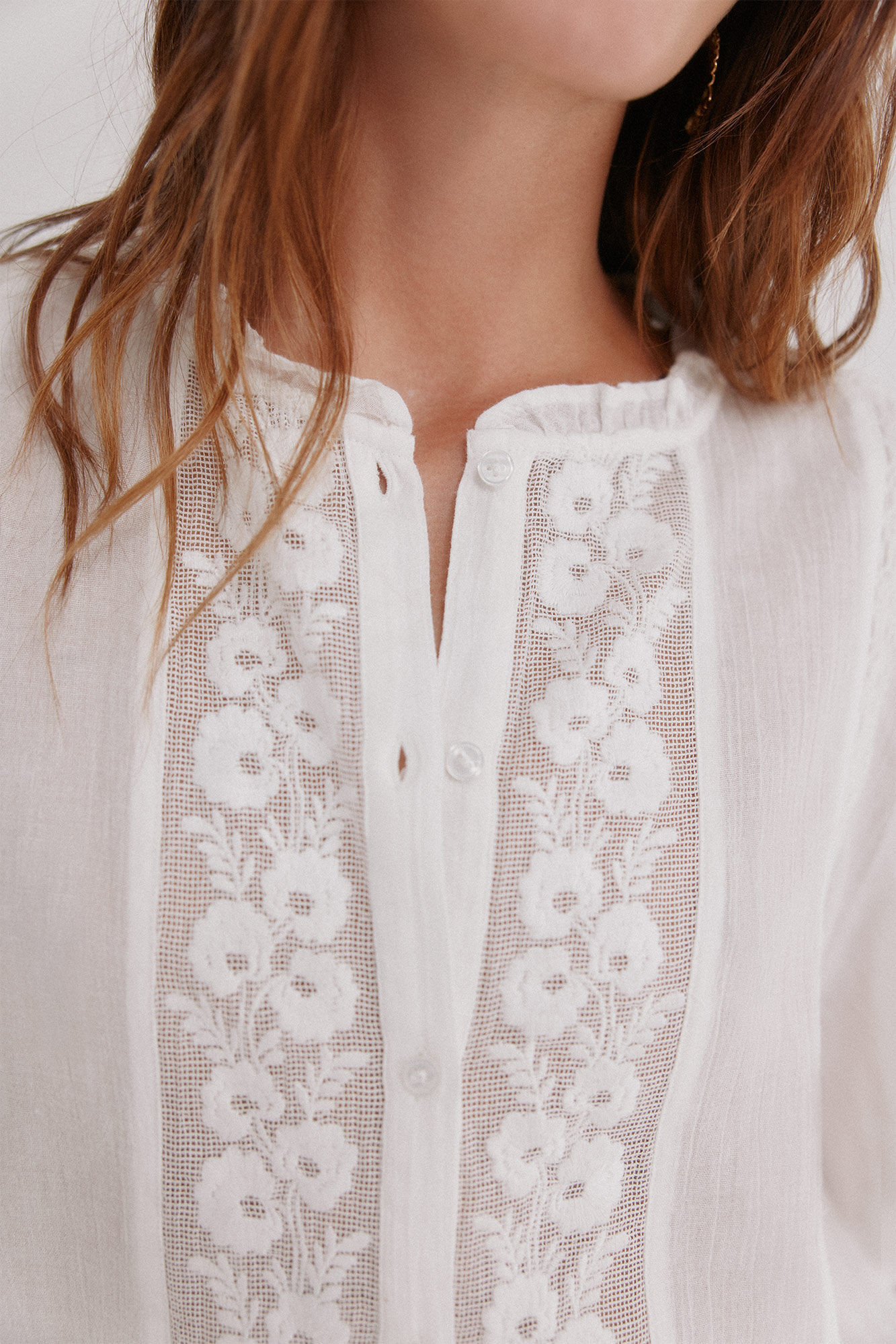 Hoss Intropia Caridad. Blusa bordada Marfil