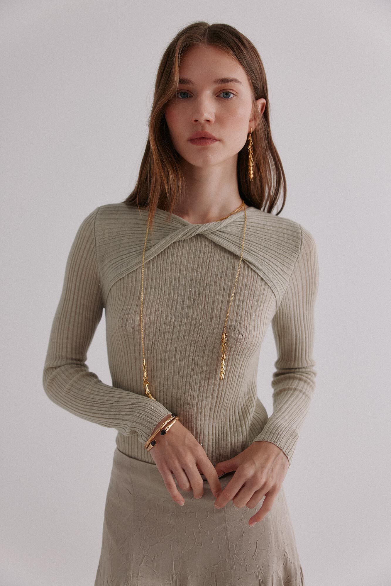 Hoss Intropia Nabila. Top con detalle de nudo Verde