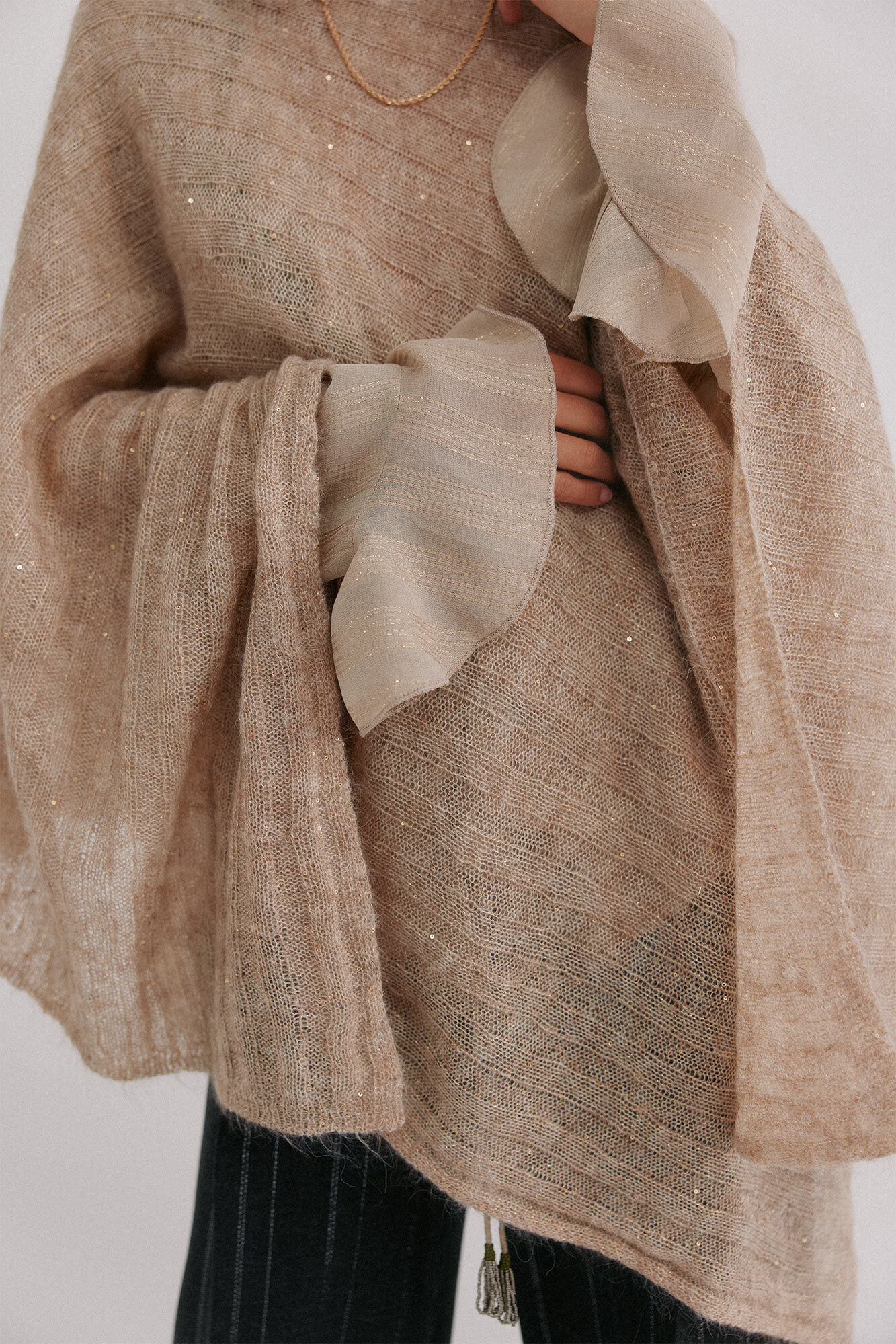 Hoss Intropia N&auml;elle. Capa de punto Beige