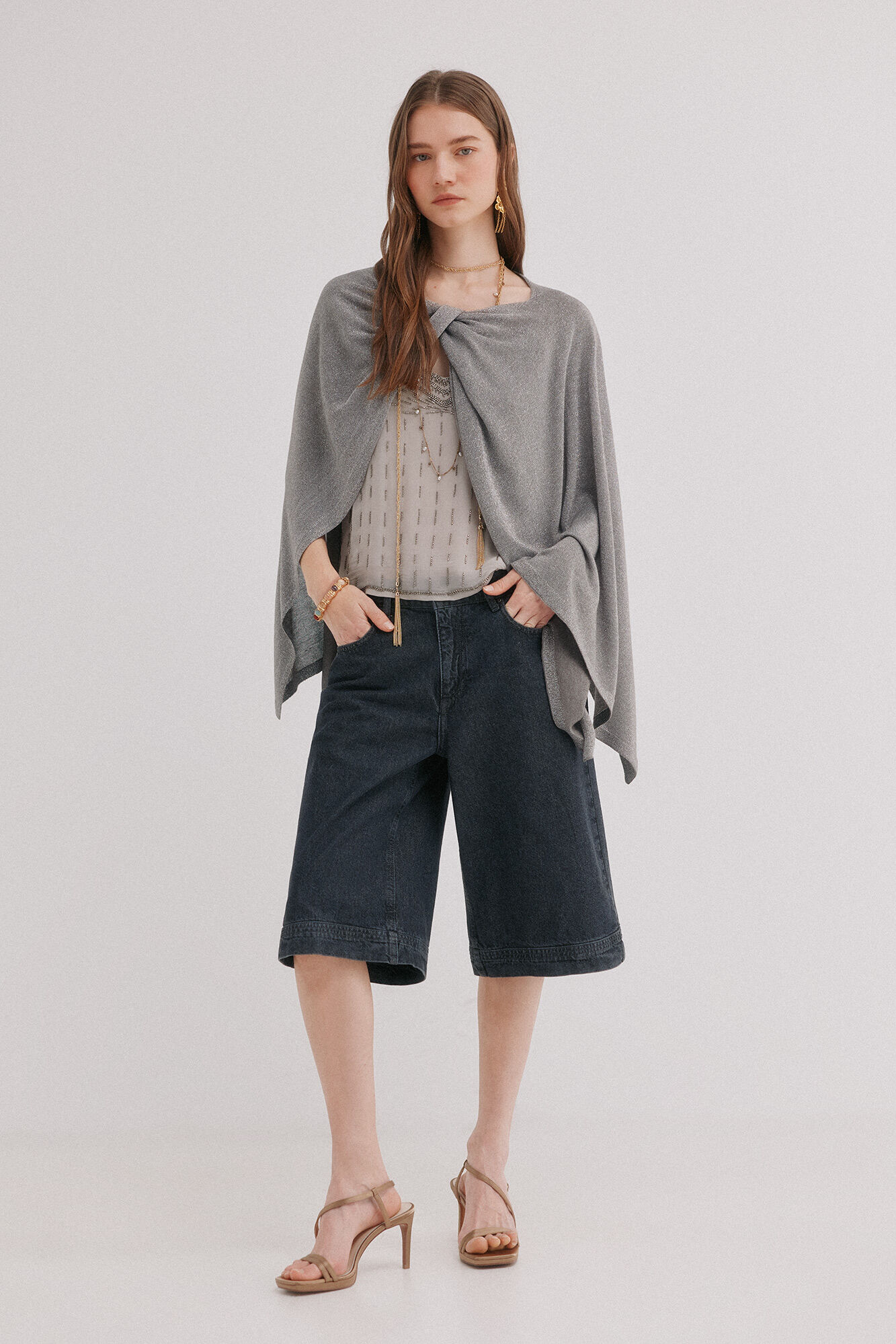 Hoss Intropia Laila. Capa nudo brillo Gris