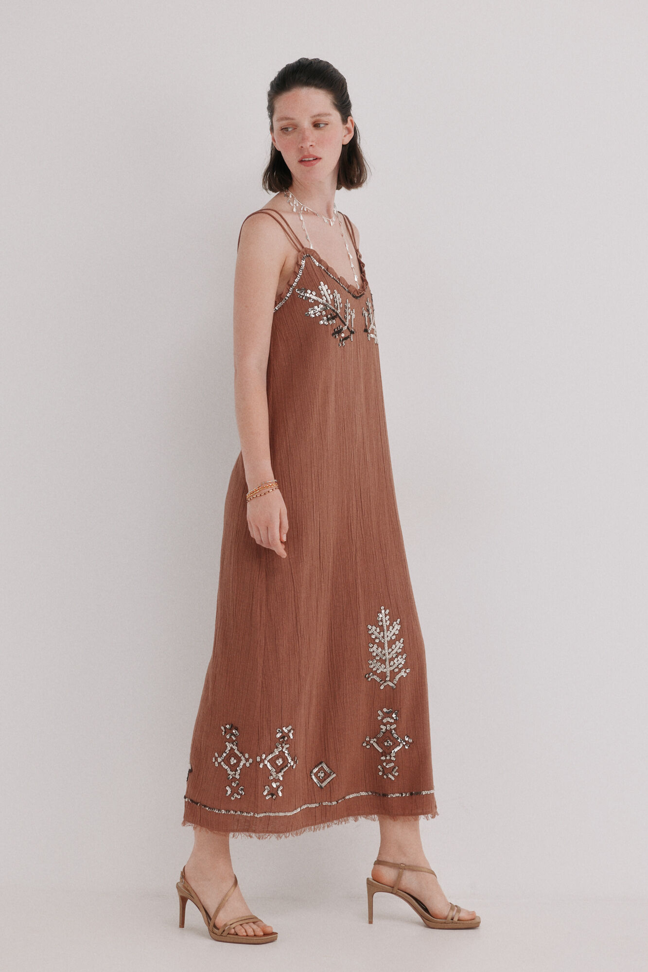 Hoss Intropia Aiora. Vestido midi flu&iacute;do Arena