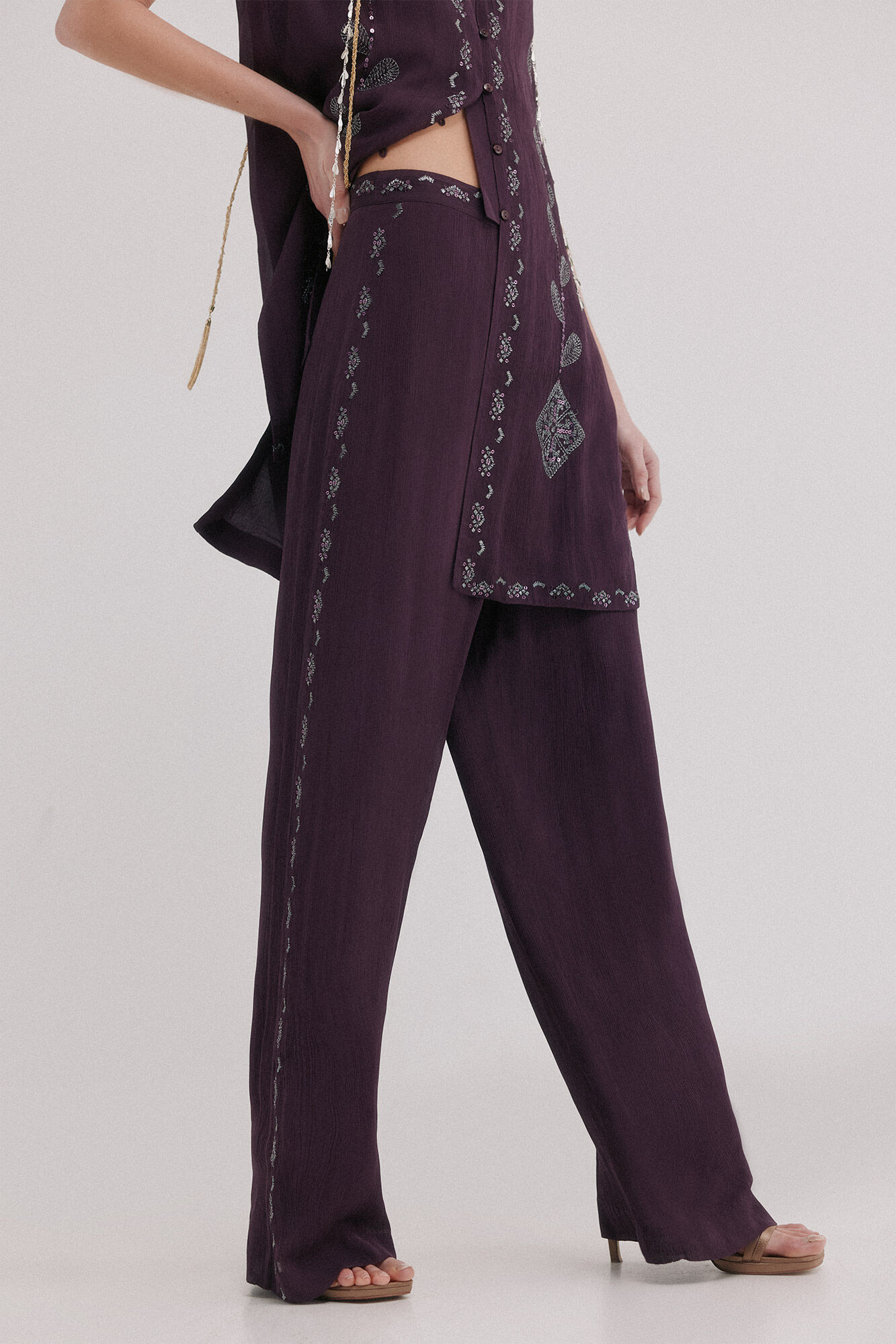 Hoss Intropia Prisca. Pantal&oacute;n bordado