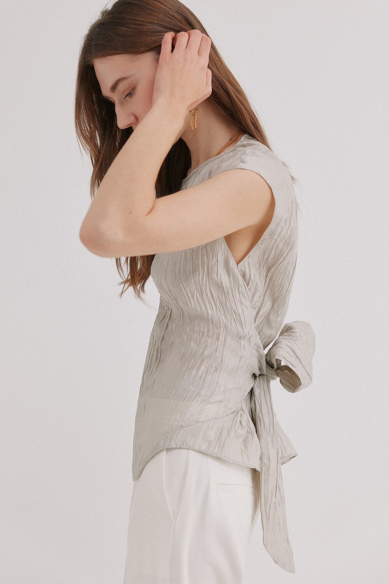 Hoss Intropia Claudia. Top con textura plisada