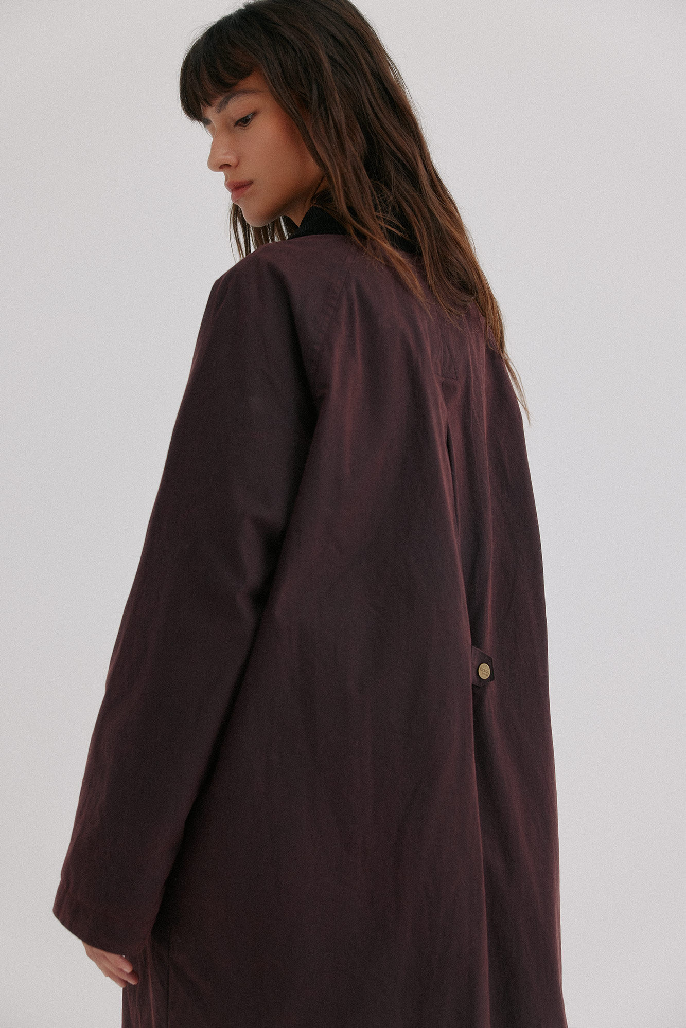 Hoss Intropia Damaris. Gabardina con bolsillos Granate