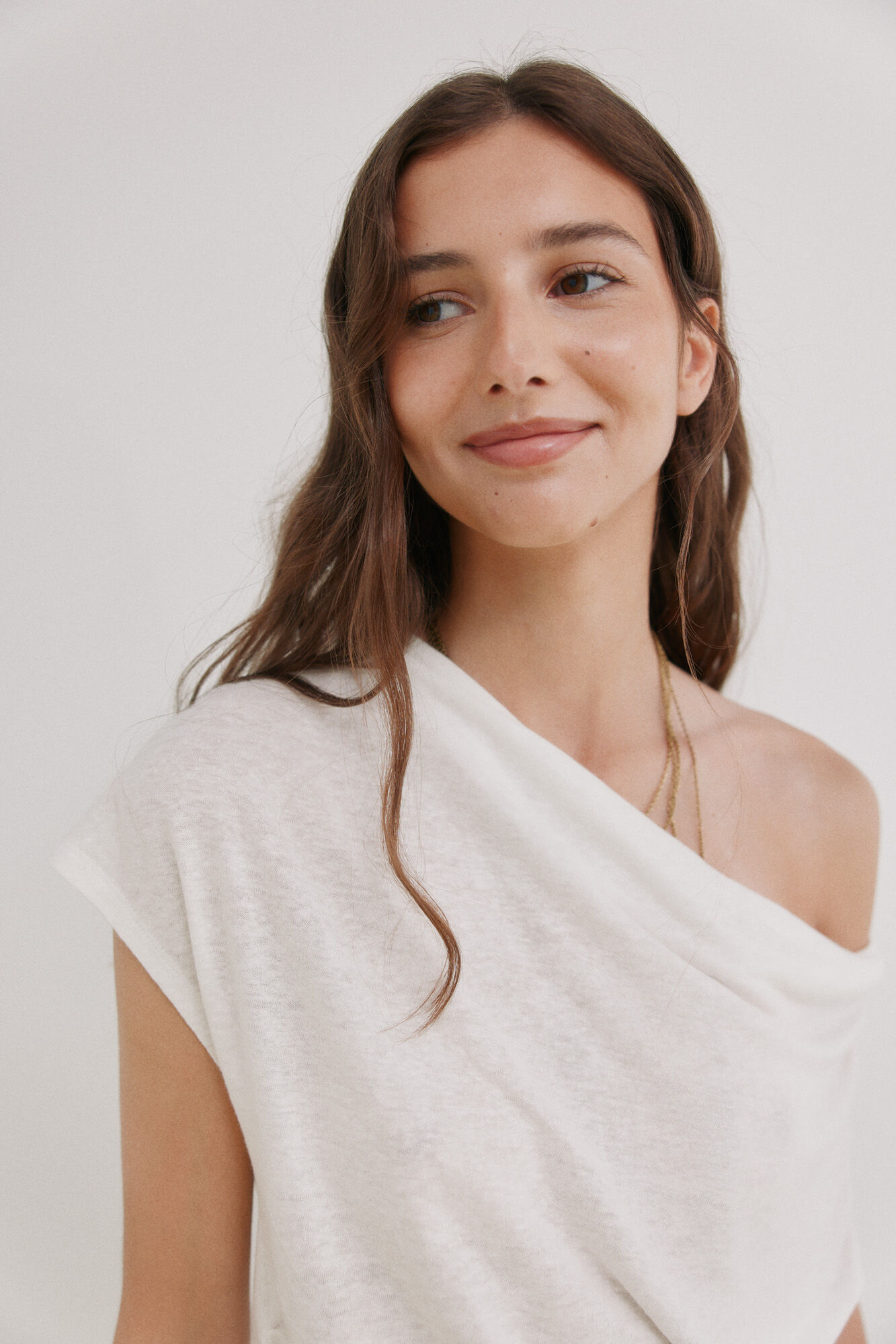 Hoss Intropia Madeline. Playera drapeada Beige