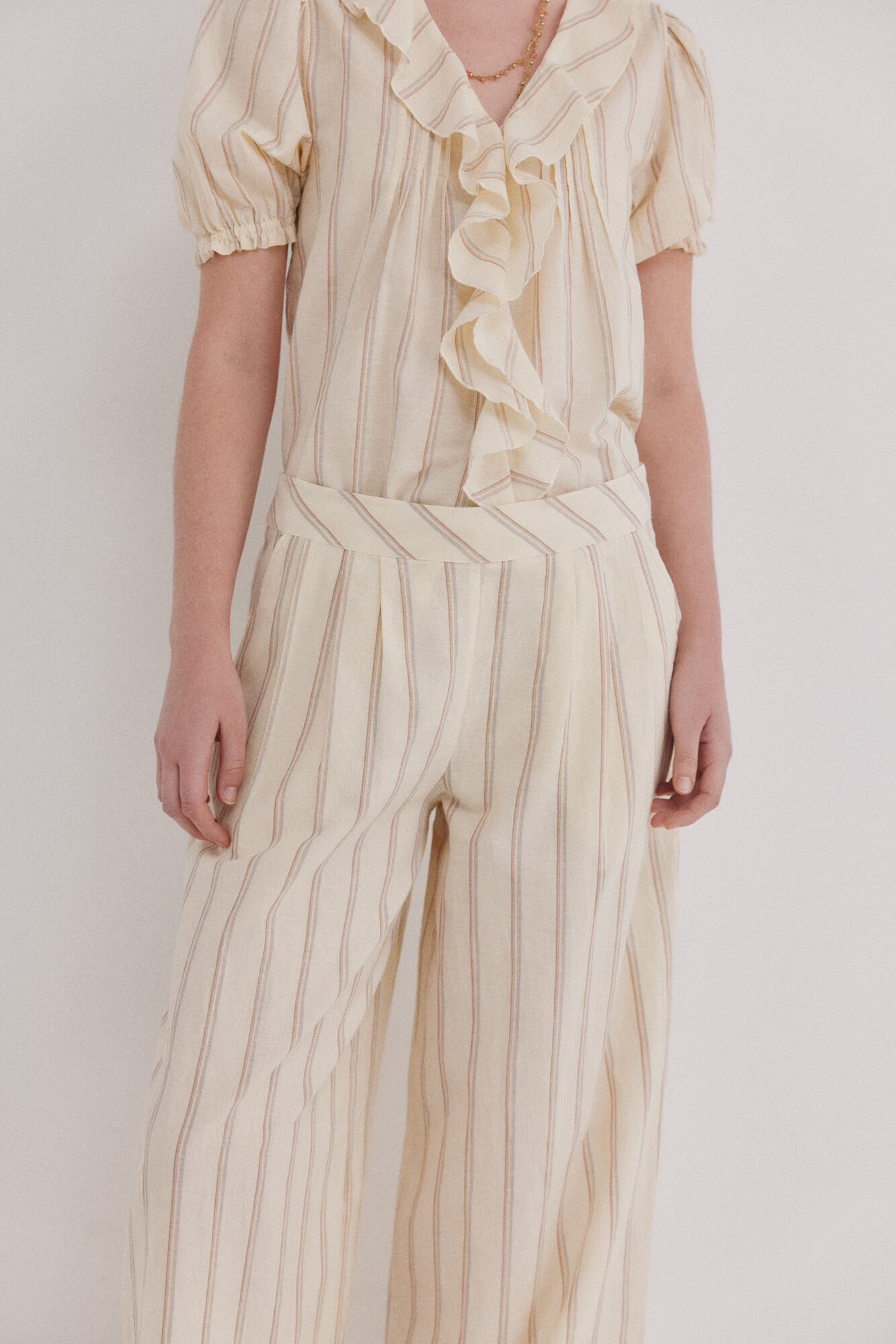 Hoss Intropia Prisila. Pantal&oacute;n de rayas Marfil