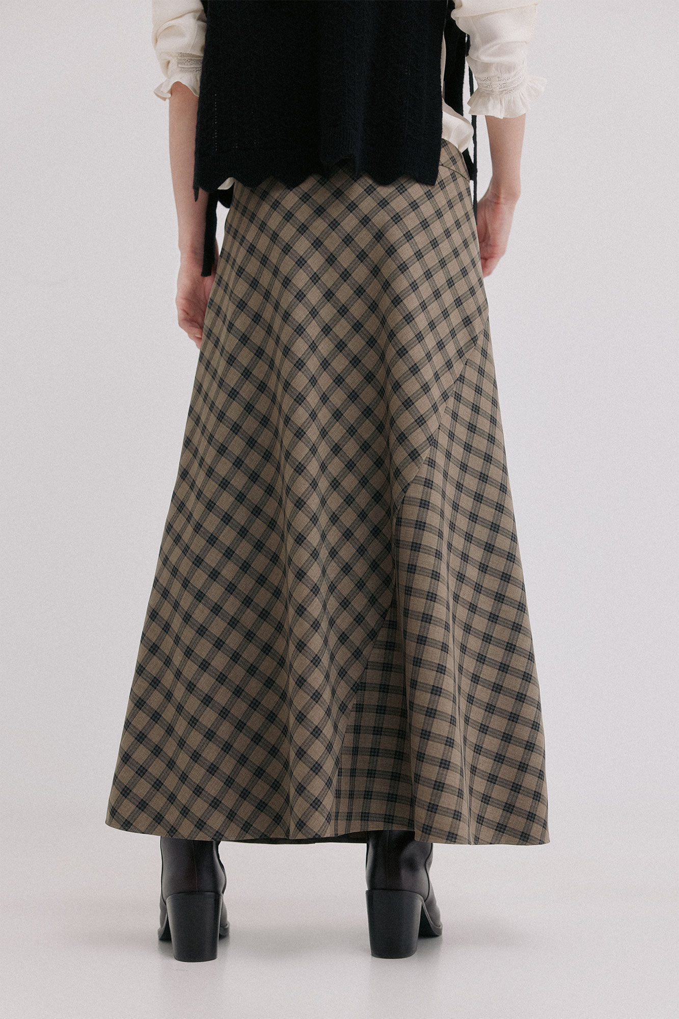Hoss Intropia Roxe. Falda midi Multicolor