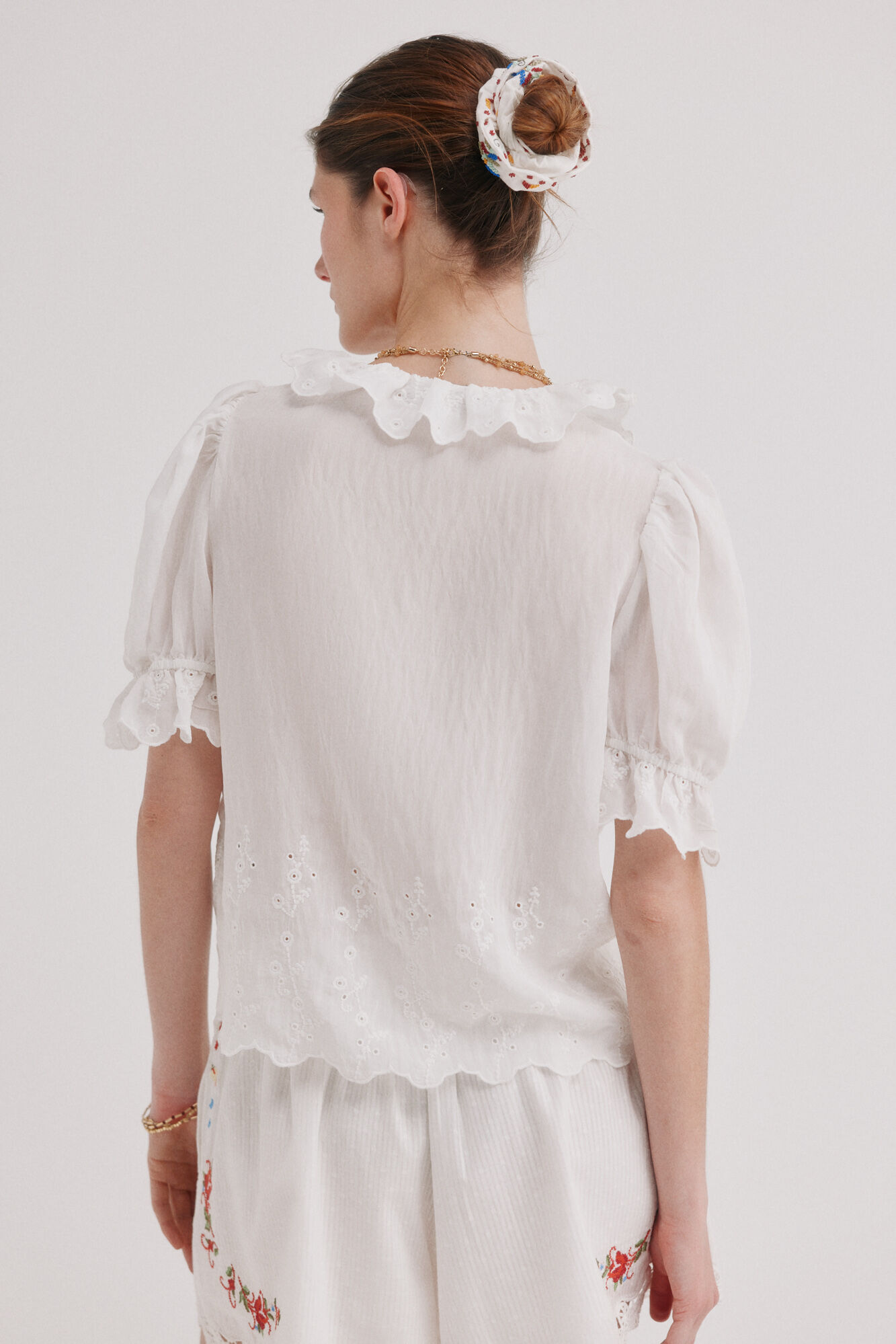 Hoss Intropia Carina. Blusa volante Marfil