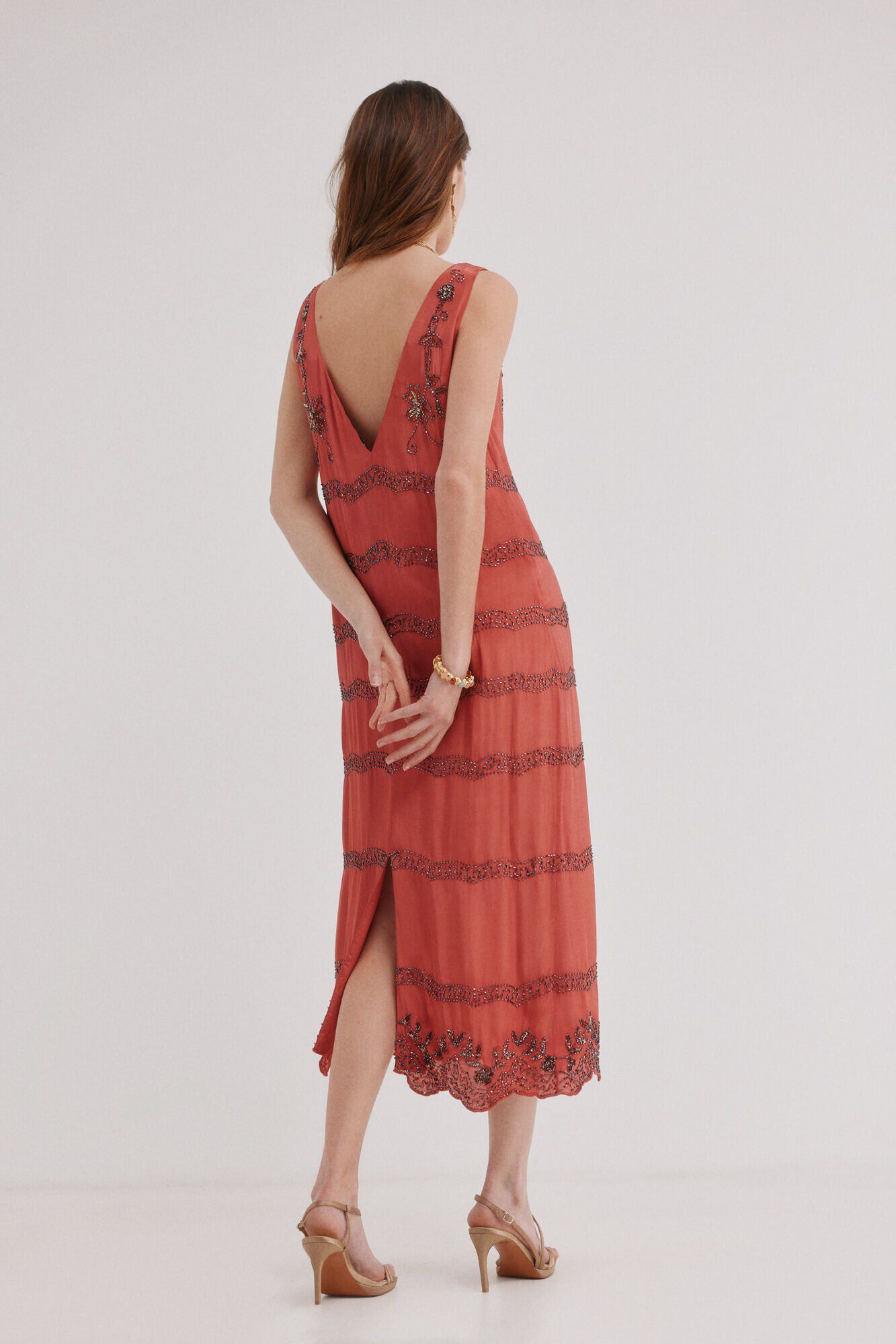 Hoss Intropia Abbie. Vestido midi en tono coral Coral