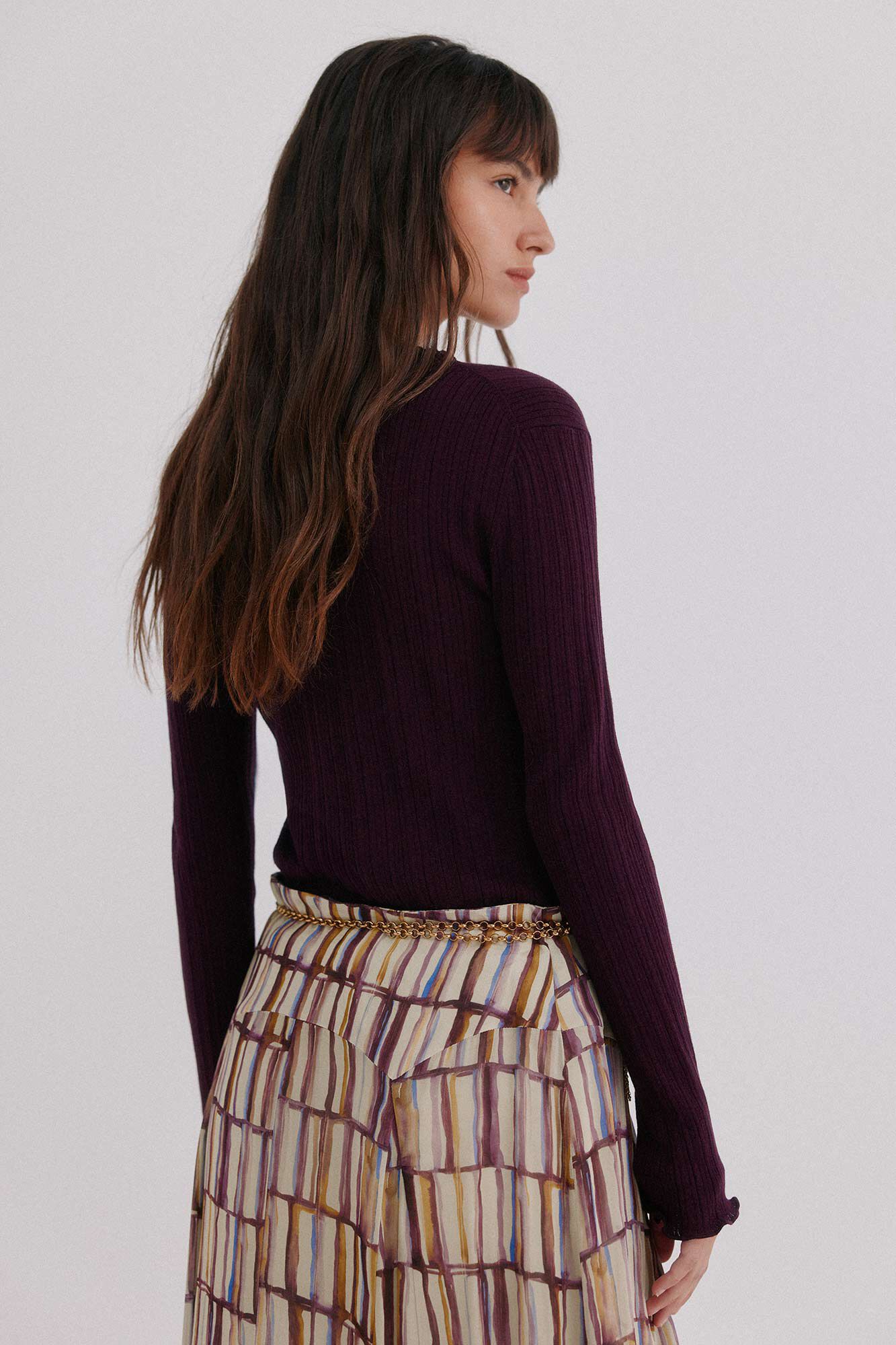 Hoss Intropia Nidia. Top con detalle de ondas Granate