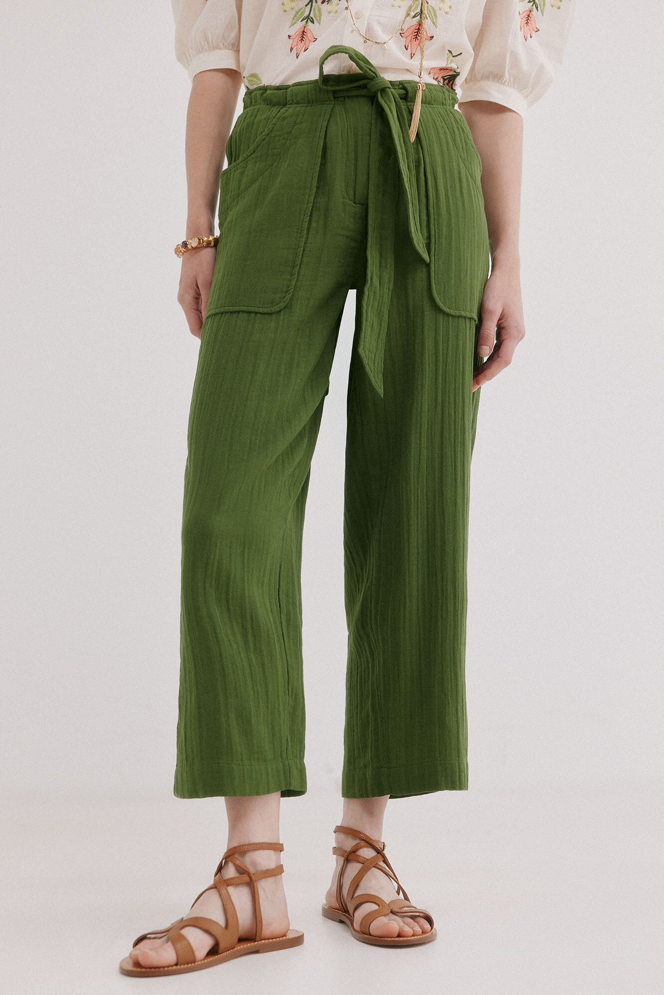Hoss Intropia Pia. Pantal&oacute;n estilo cargo Kaki