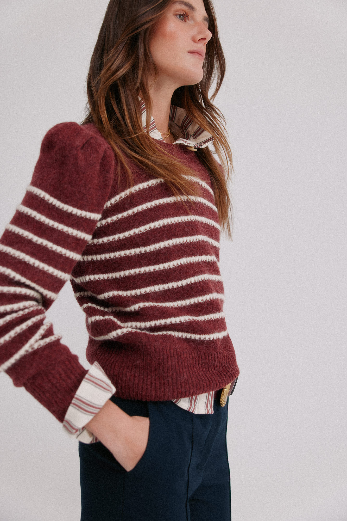 Hoss Intropia Ninnette. Su&eacute;ter a rayas Granate