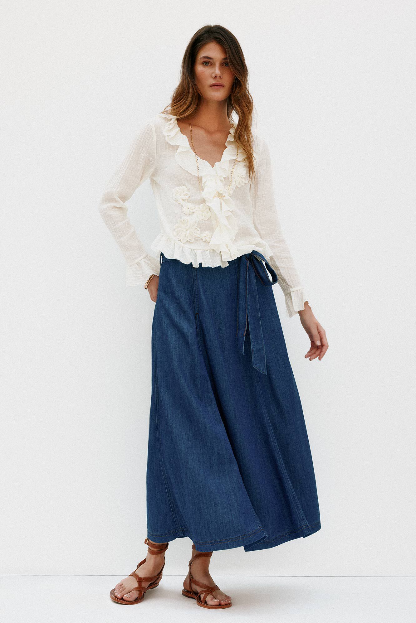 Hoss Intropia Cira. Blusa con volantes Marfil