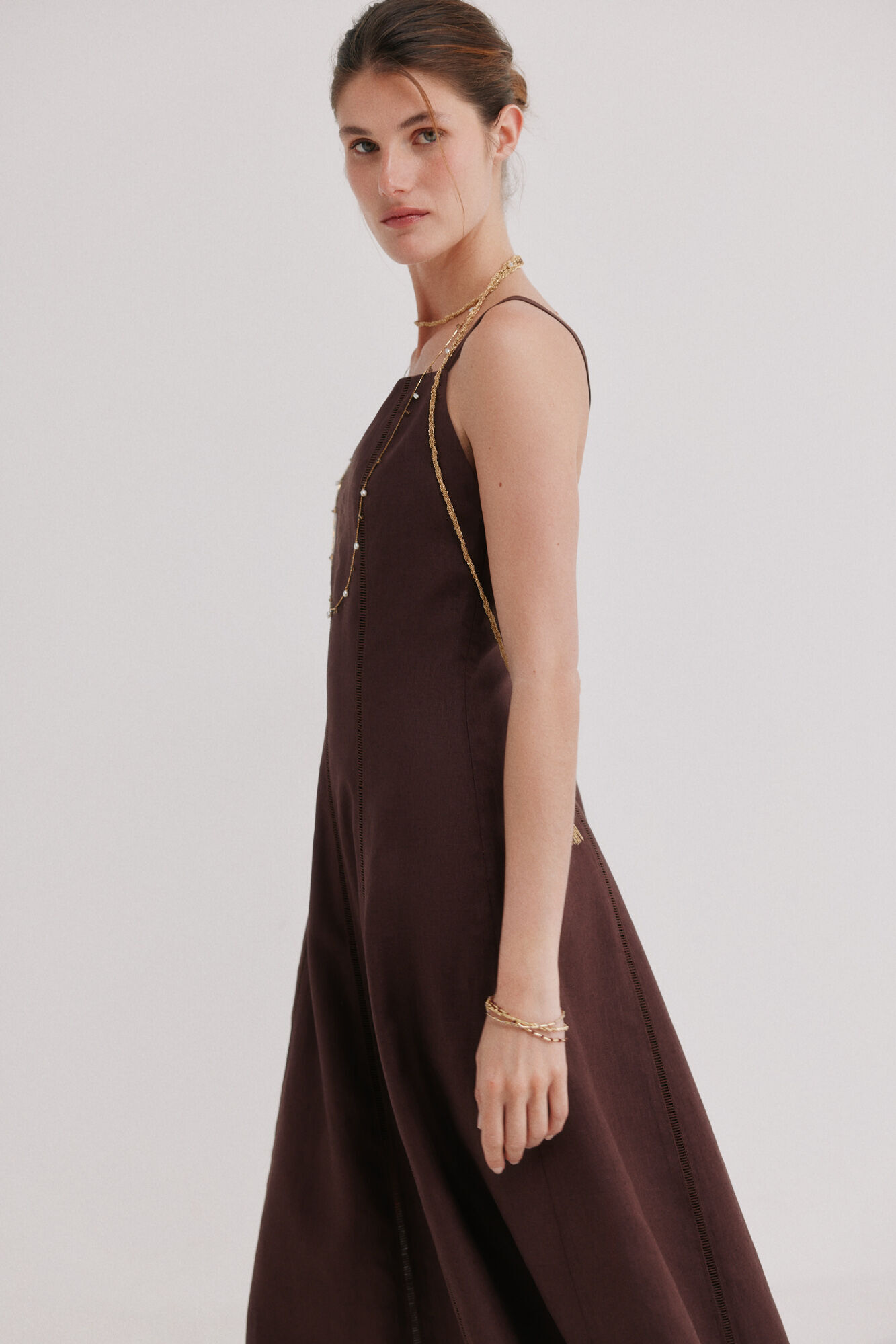 Hoss Intropia Antonela. Vestido midi lino Marron