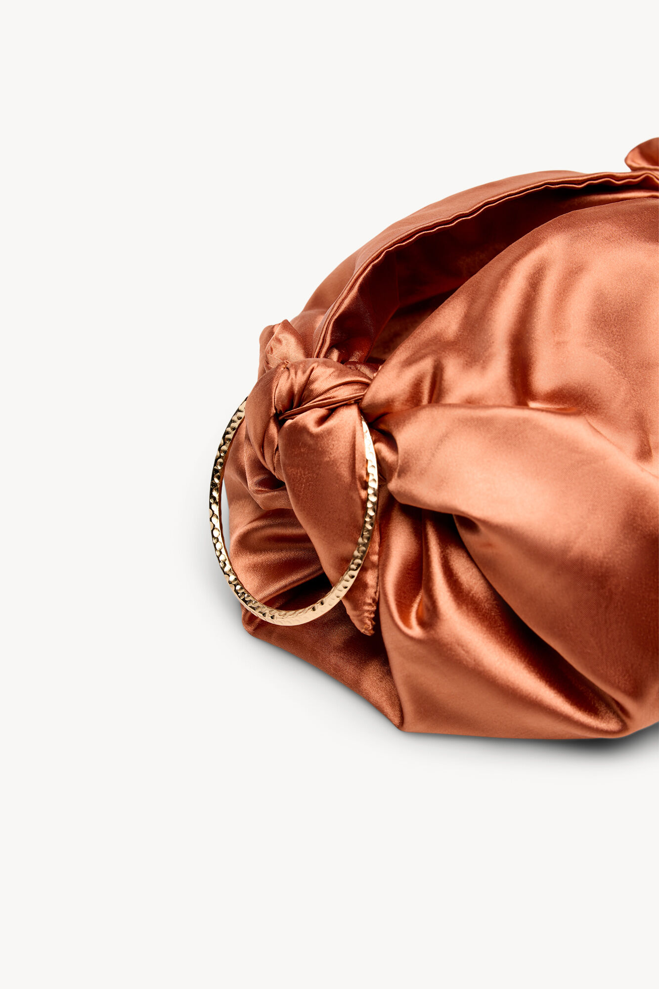 Hoss Intropia Nora. Bolsa de sat&eacute;n Coral