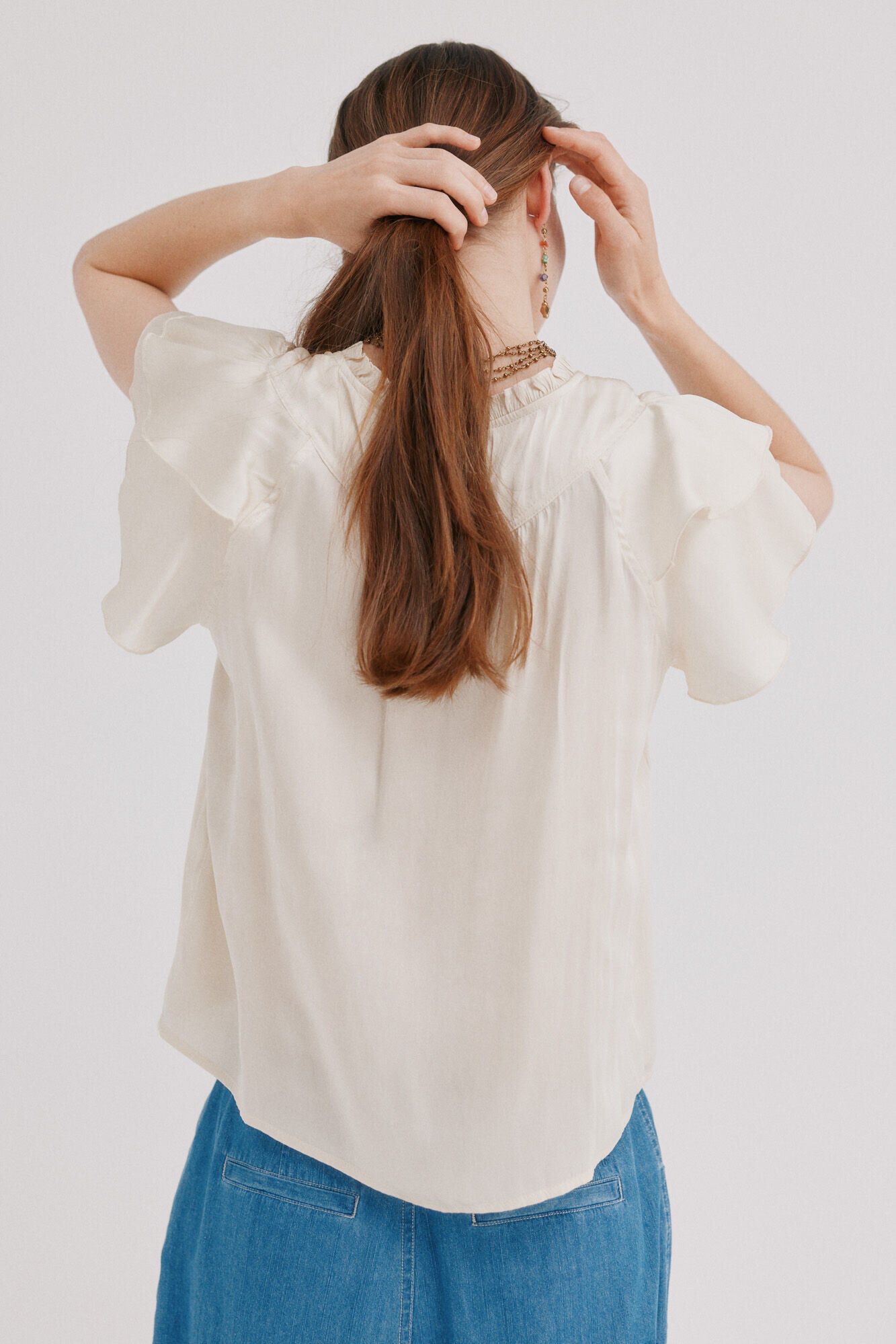 Hoss Intropia Cleo. Blusa fluida Beige