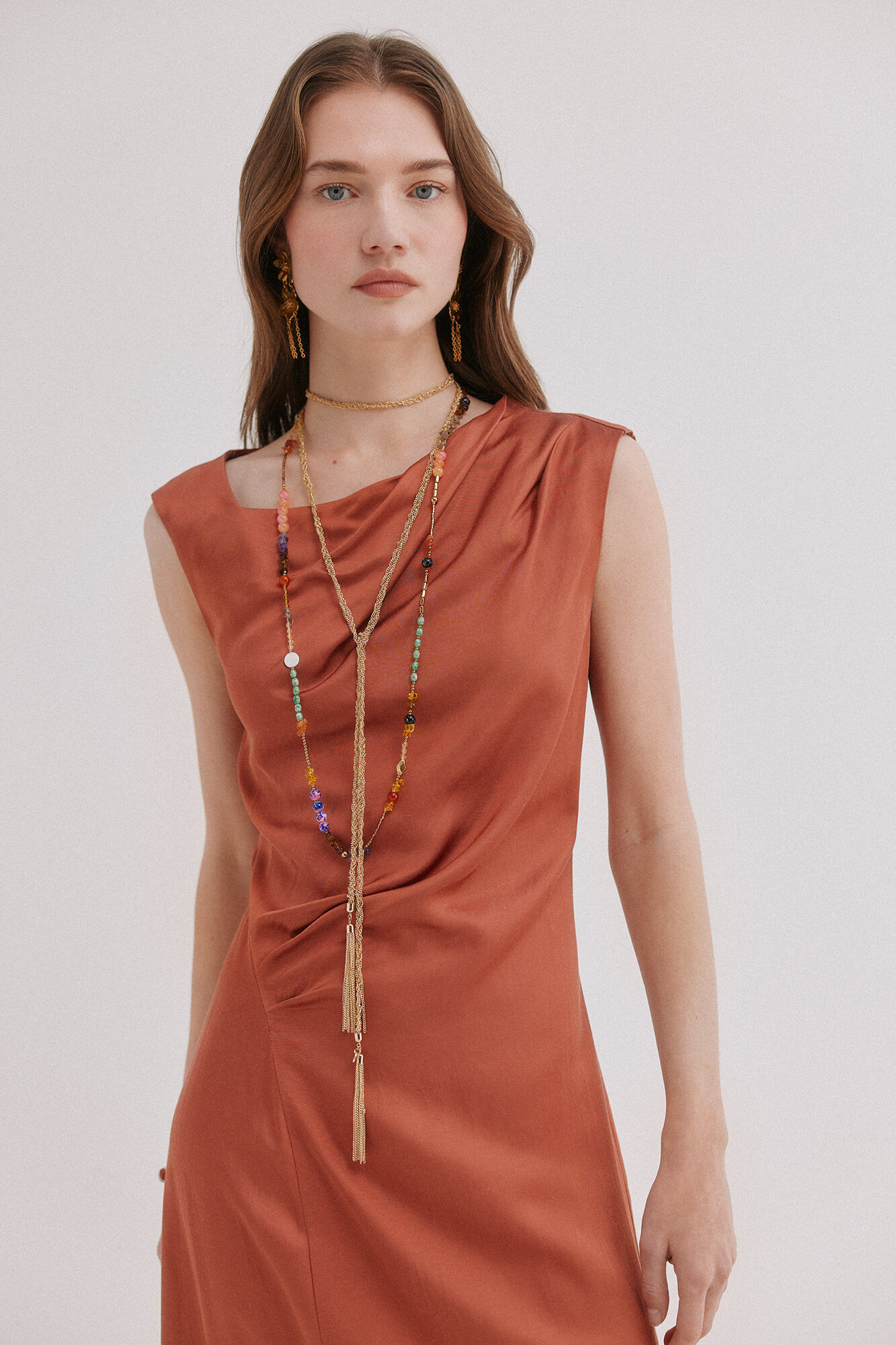 Hoss Intropia Alessia. Vestido midi satinado Rosa