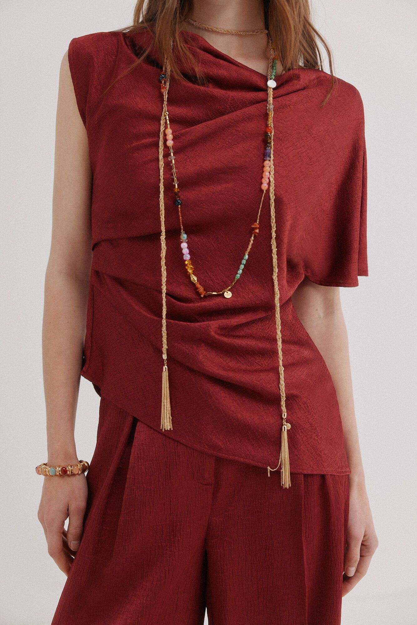 Hoss Intropia Carolyn. Blusa flu&iacute;da satinada Vino