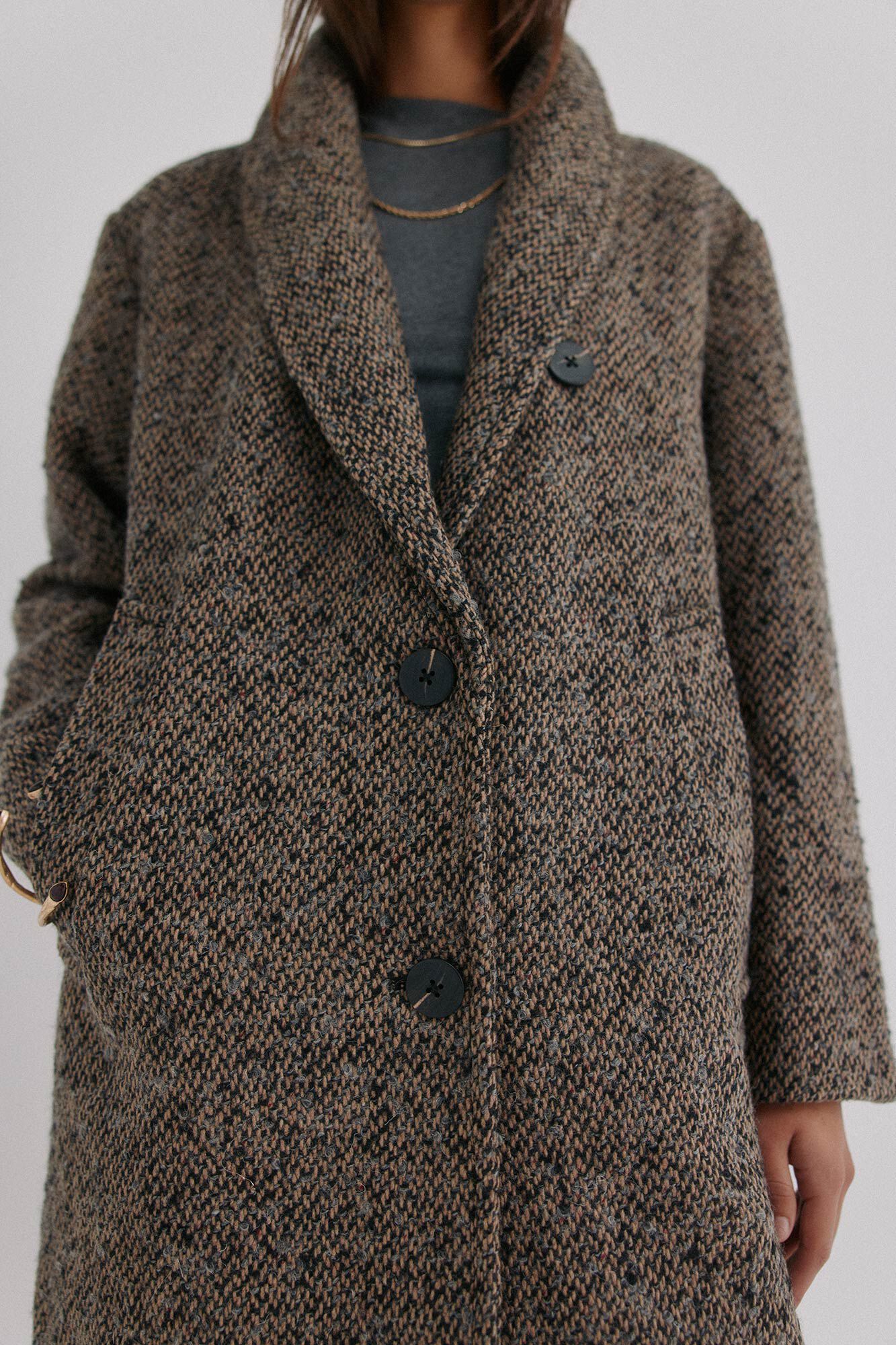 Hoss Intropia F&aacute;tima. Abrigo con solapa Marfil