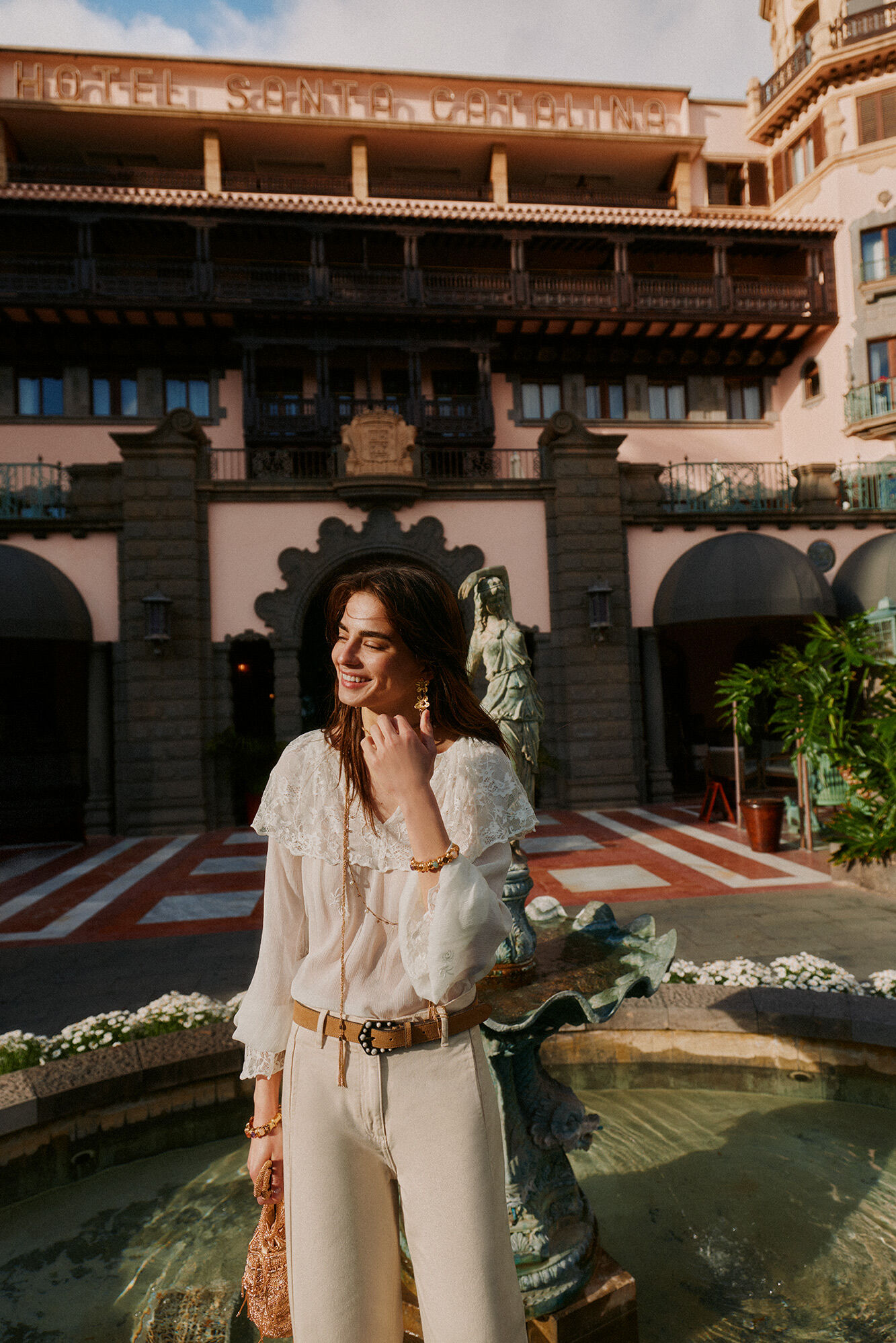 Hoss Intropia Catalina. Blusa rom&aacute;ntica Marfil