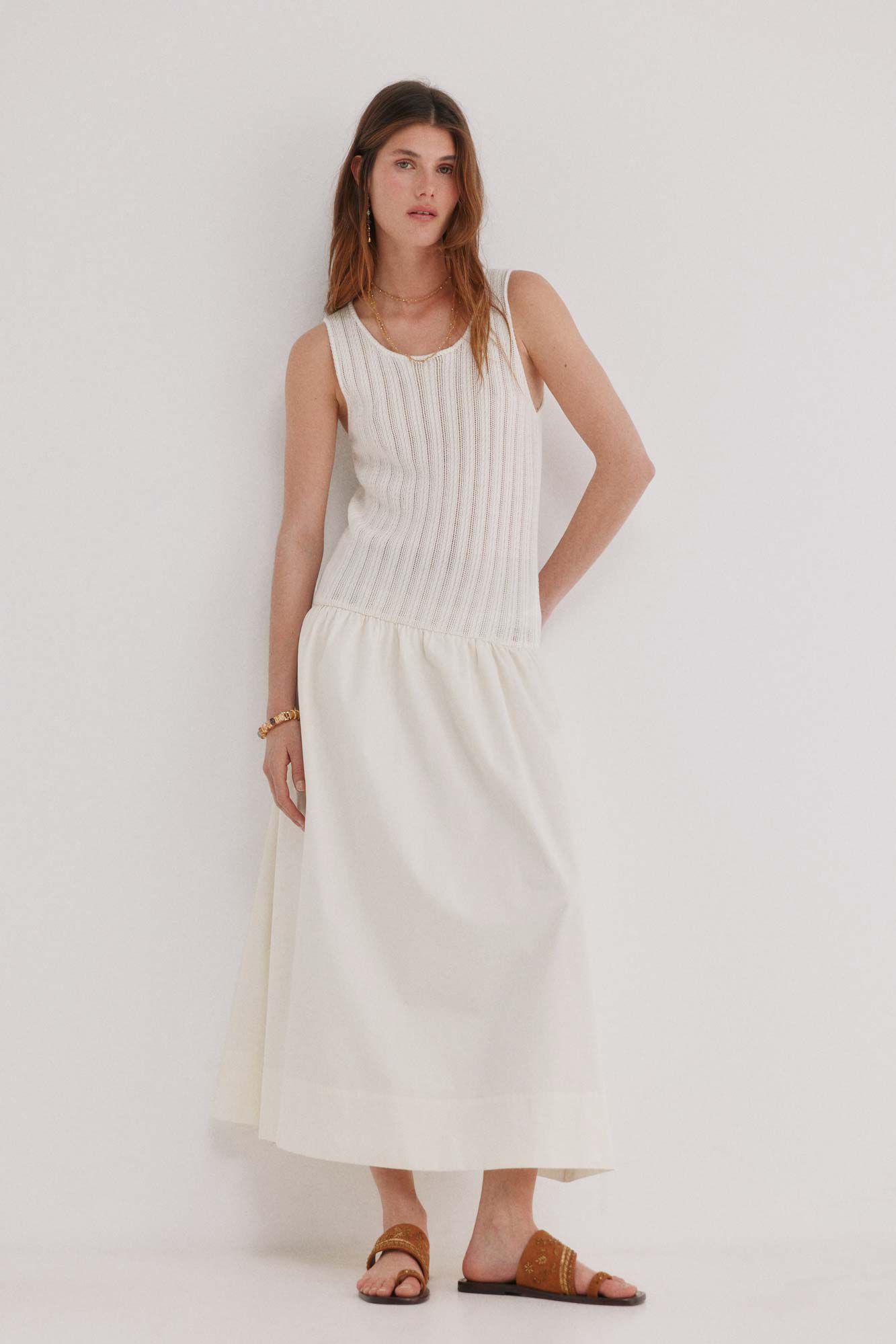 Hoss Intropia Alba. Vestido de punto combinado Beige