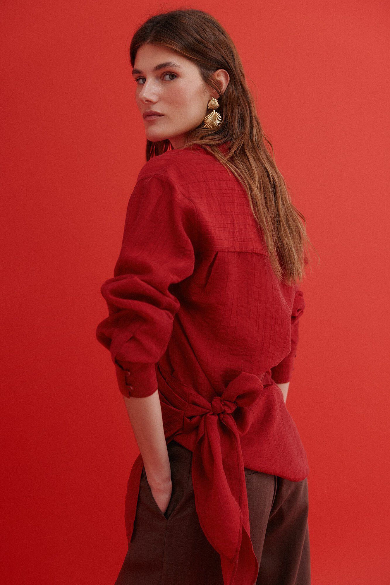 Hoss Intropia Cosette. Blusa con lazo rojo