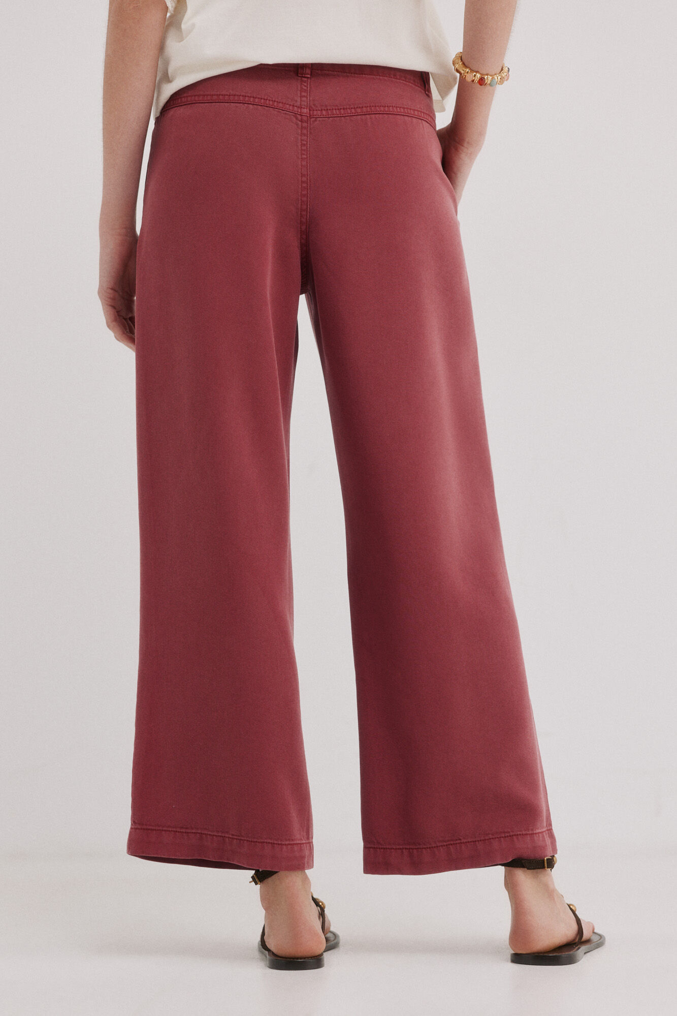 Hoss Intropia Paris. Pantal&oacute;n flu&iacute;do Vino