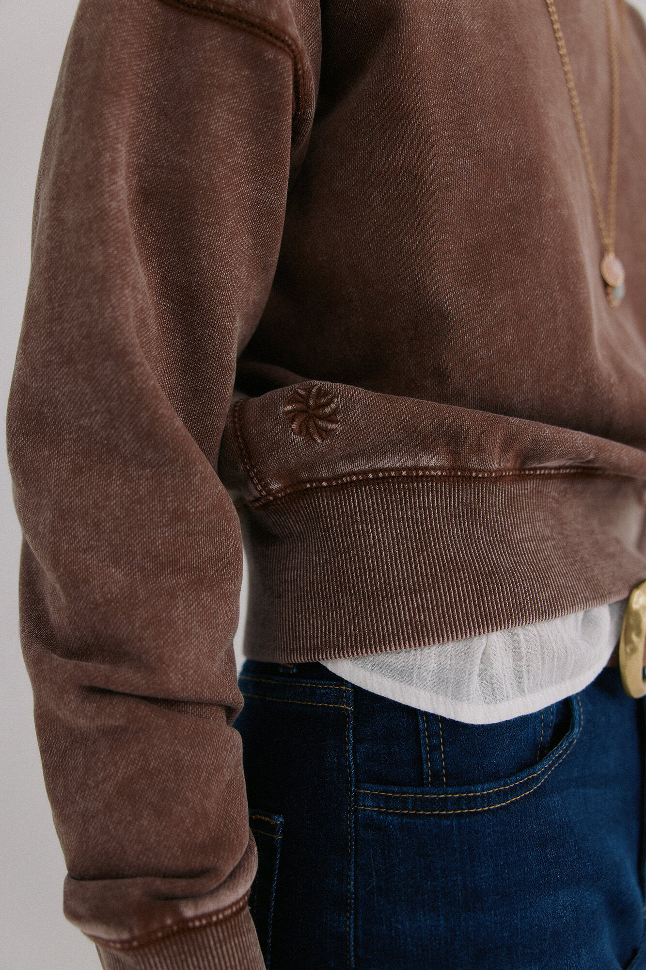 Hoss Intropia Manuela. Sudadera efecto lavado Marron