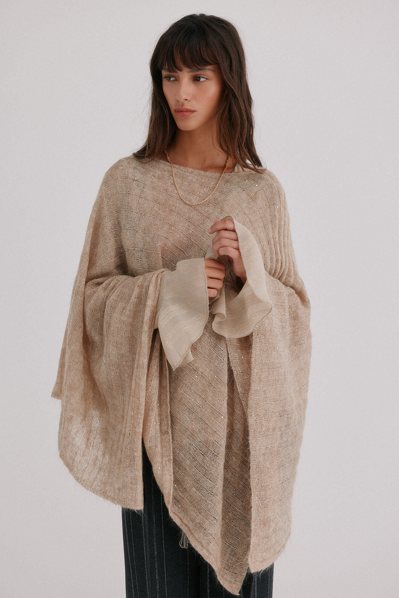 Hoss Intropia N&auml;elle. Capa de punto Beige