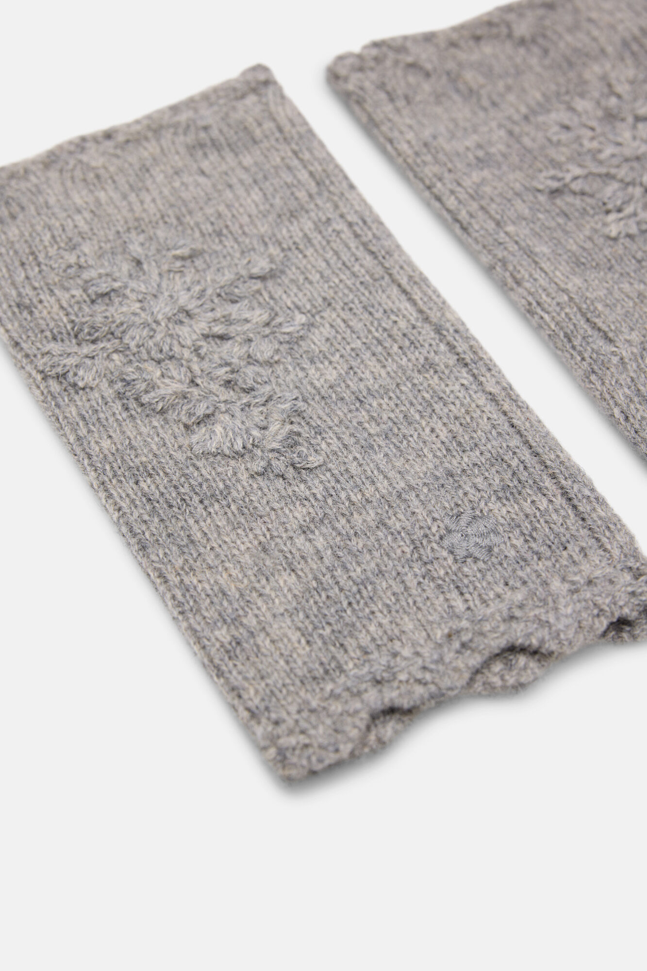 Hoss Intropia Lucrecia. Mitones de tejido bordados