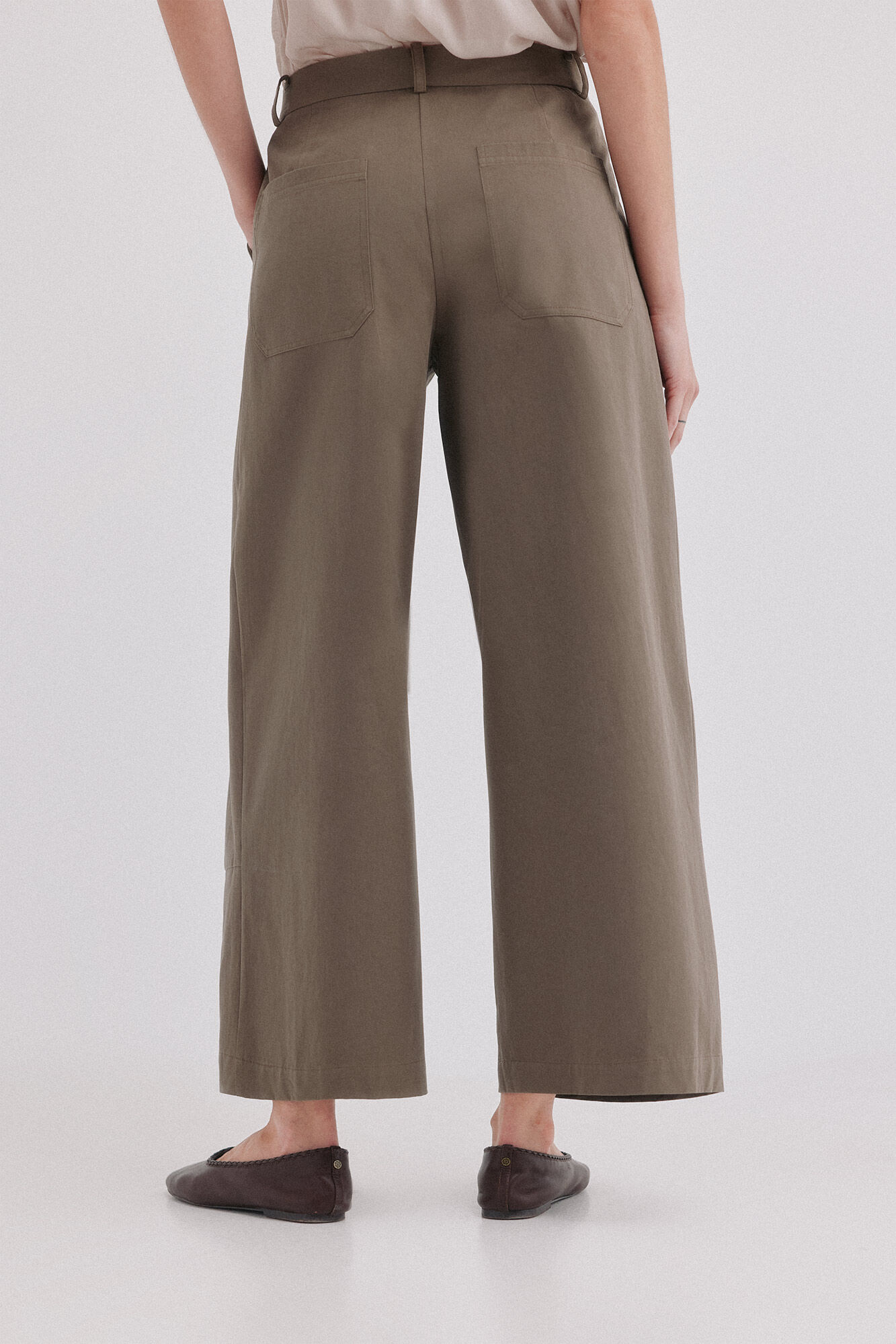 Hoss Intropia Pietra.Pantal&oacute;n de pinzas Kaki