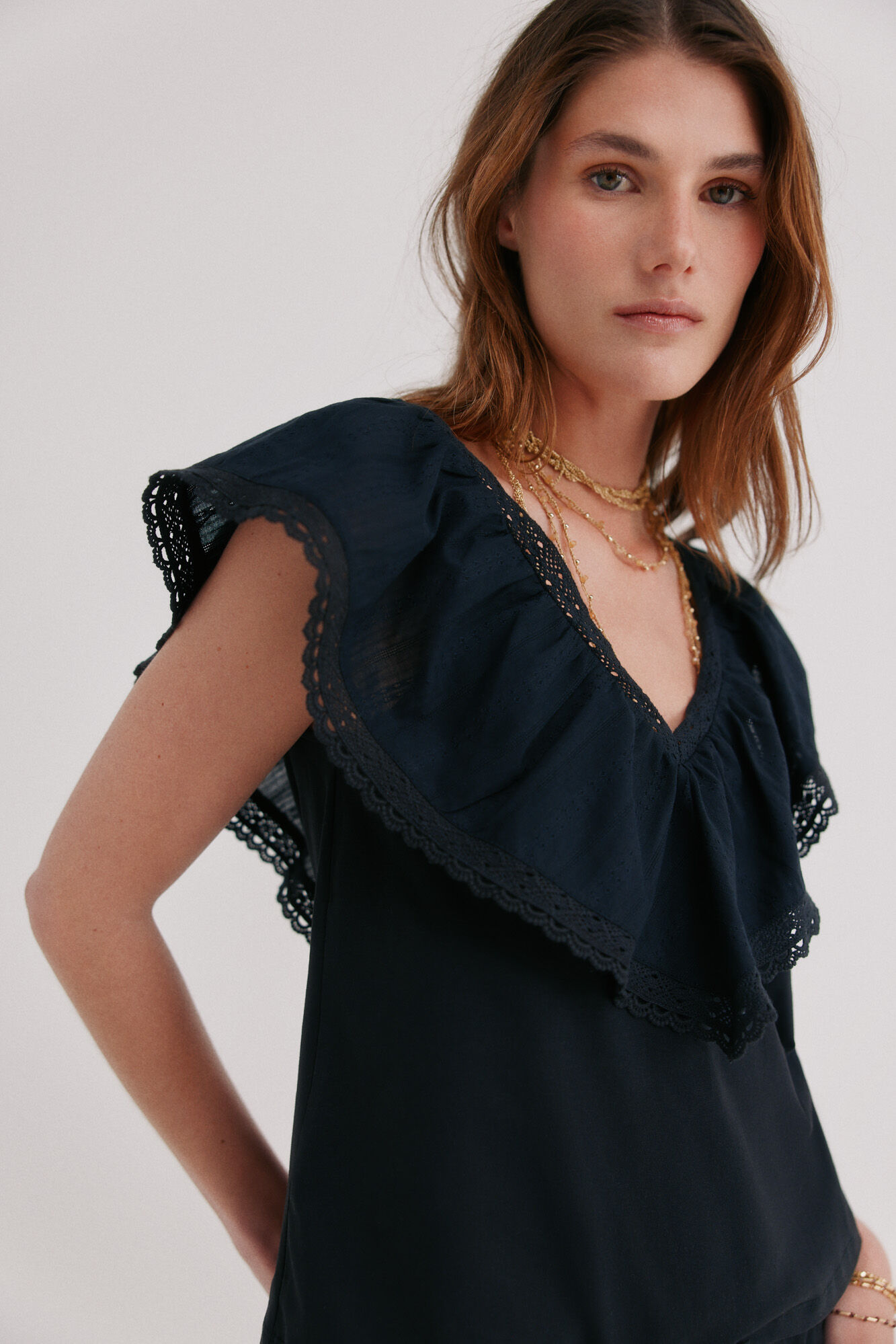 Hoss Intropia Malaika. Camiseta volante Negro