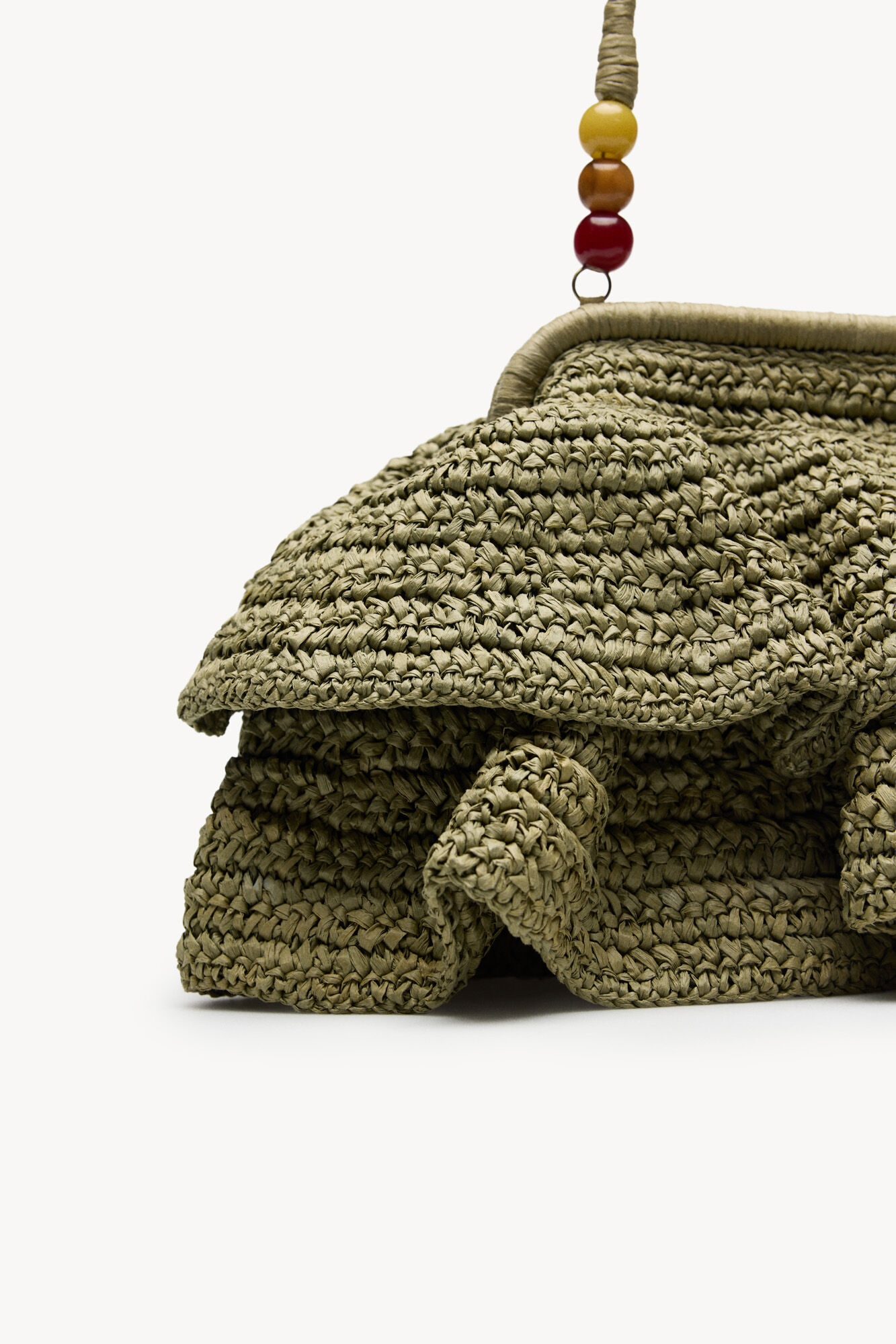 Hoss Intropia Nagore. Bolsa de fibras naturales con volantes Kaki