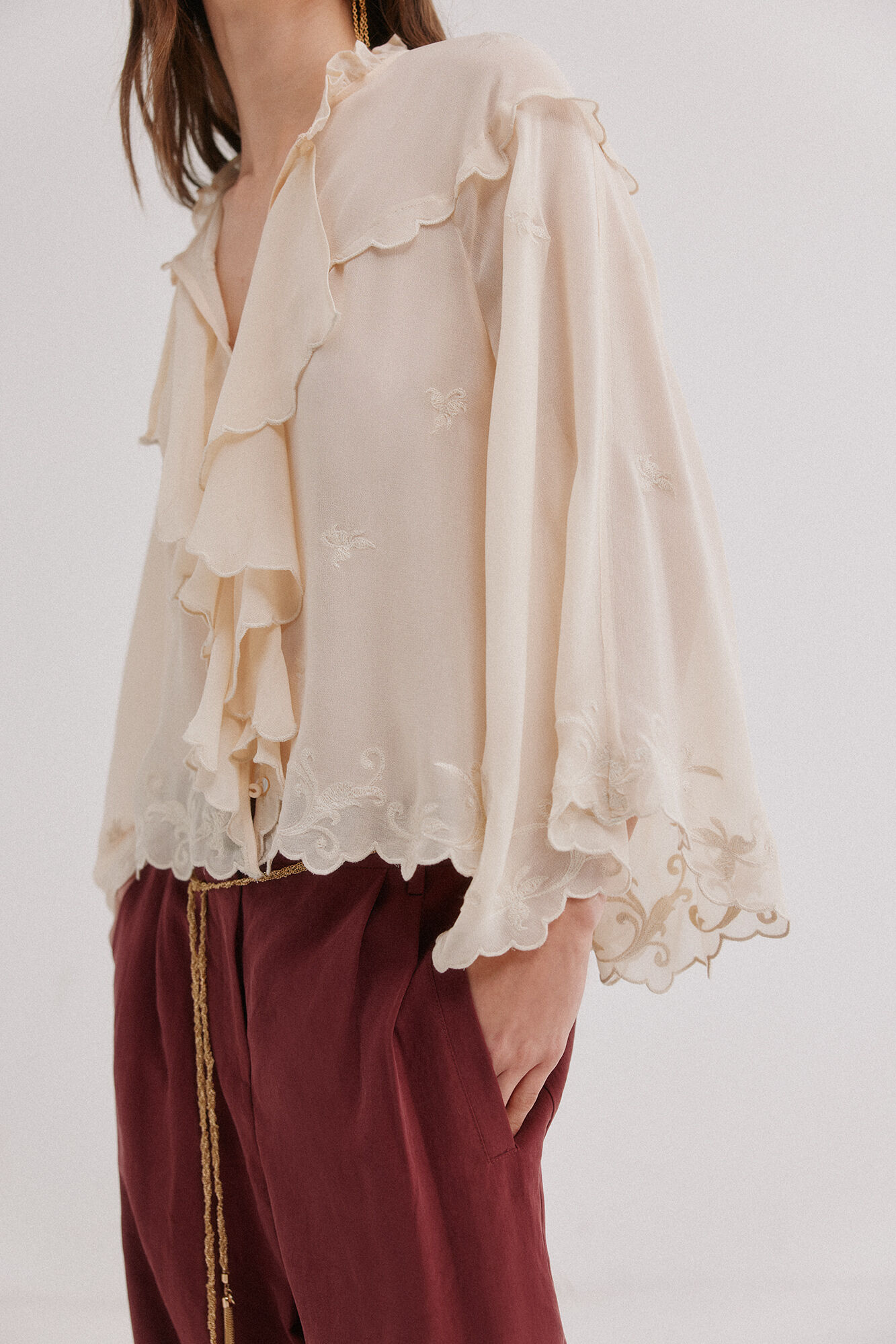 Hoss Intropia Chelsea. Blusa rom&aacute;ntica Marfil