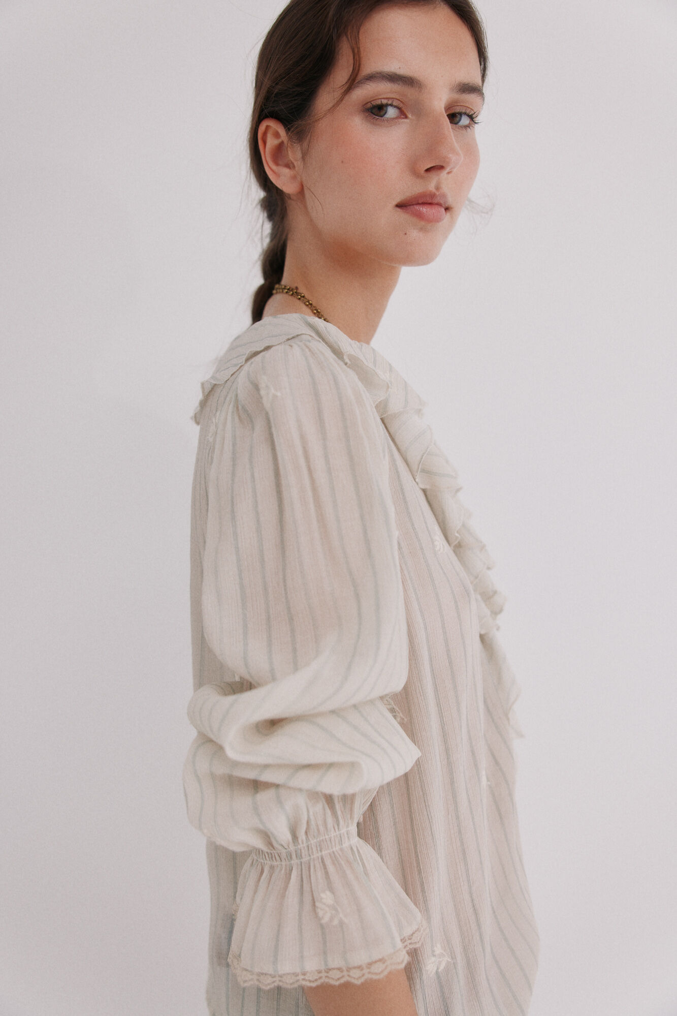 Hoss Intropia Clarisse. Blusa de volantes Marfil