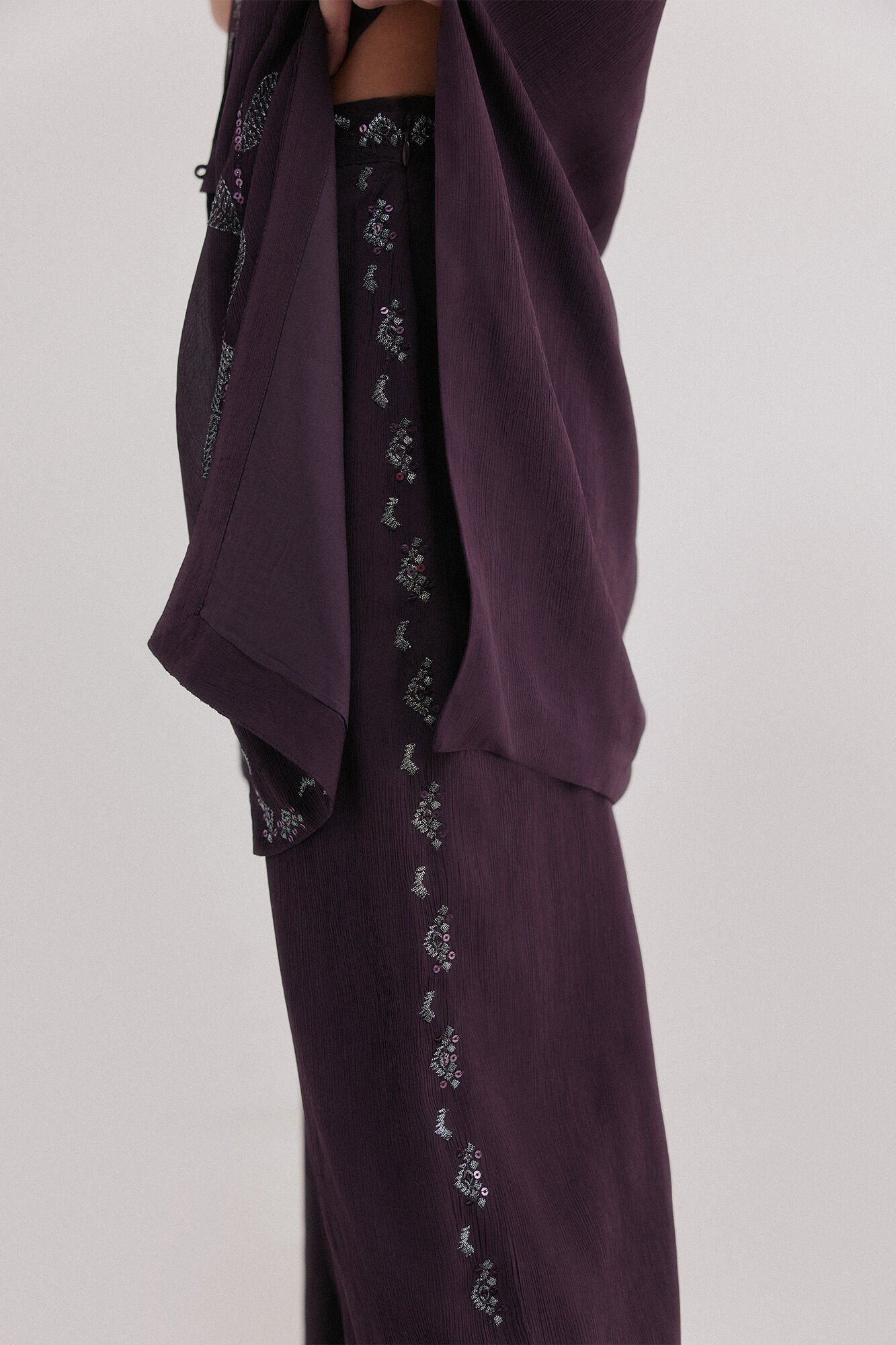 Hoss Intropia Prisca. Pantal&oacute;n bordado Morado