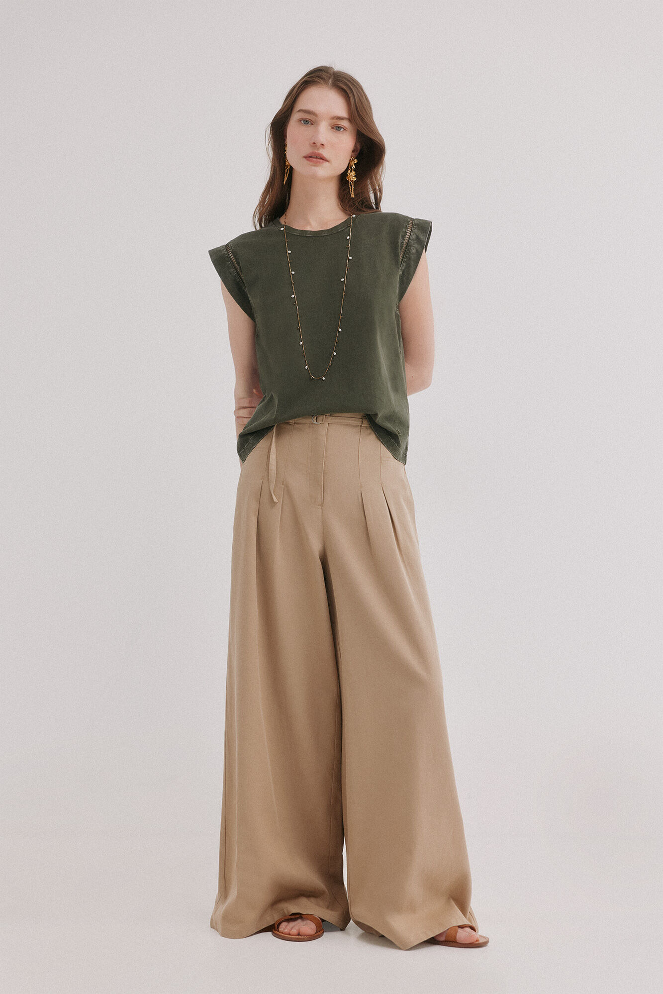 Hoss Intropia Mafi. Camiseta escote redondo Kaki