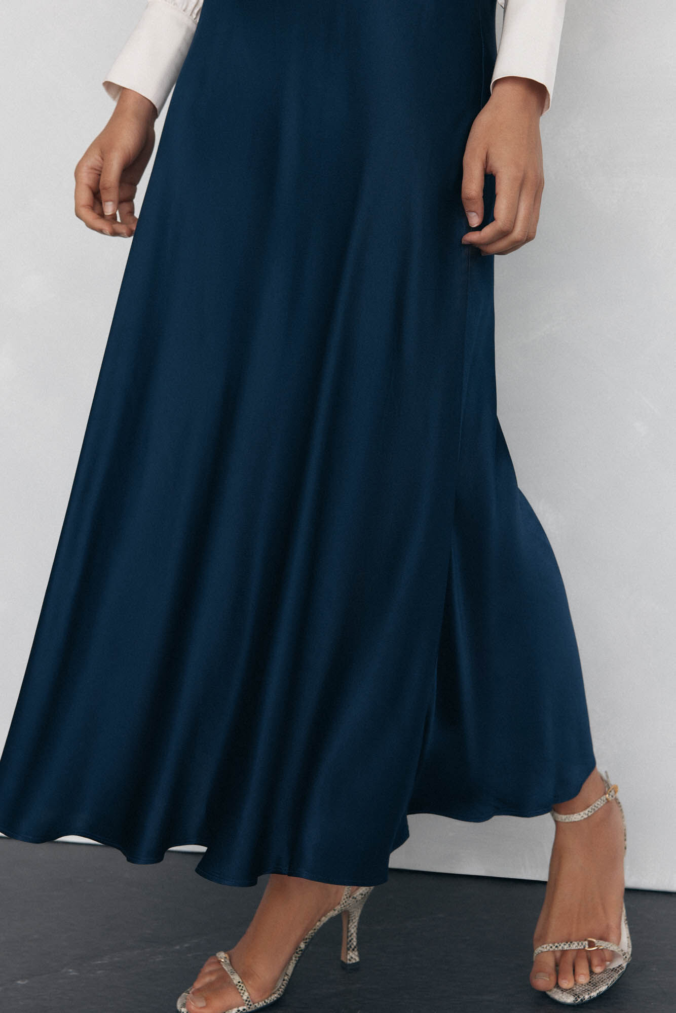 Pedro del Hierro Falda satinada