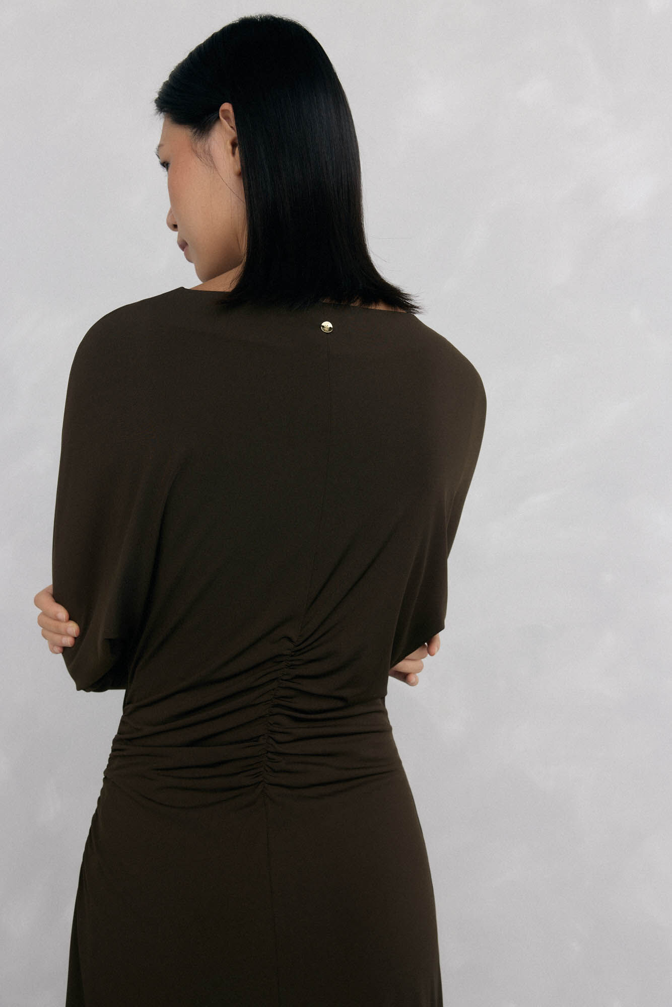 Pedro del Hierro Vestido midi de punto fruncido de manga larga Marr&oacute;n