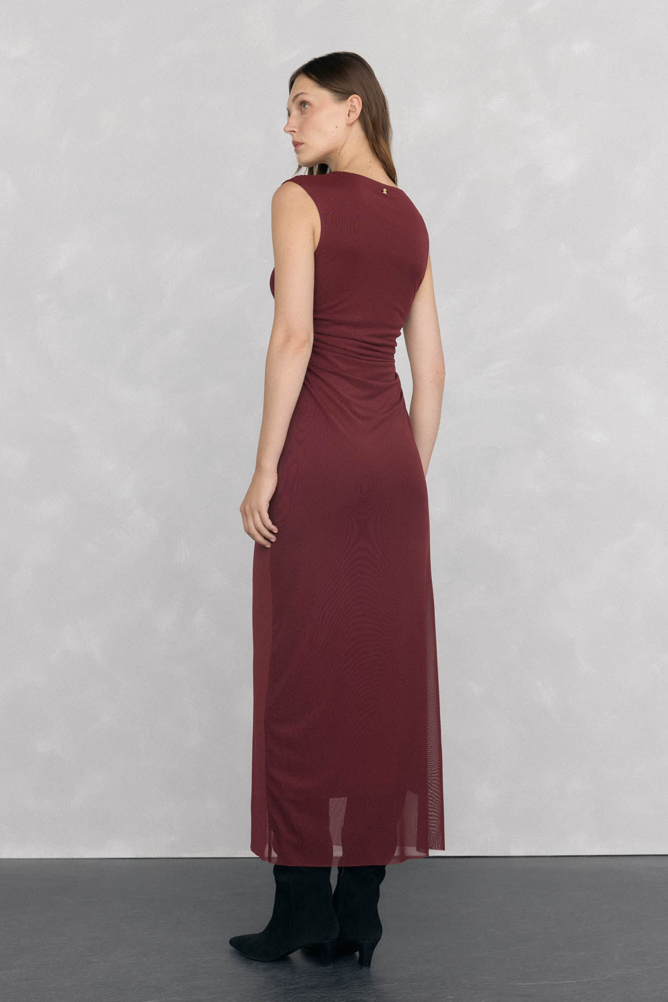 Pedro del Hierro Vestido midi recto de tul con frunces Burdeos