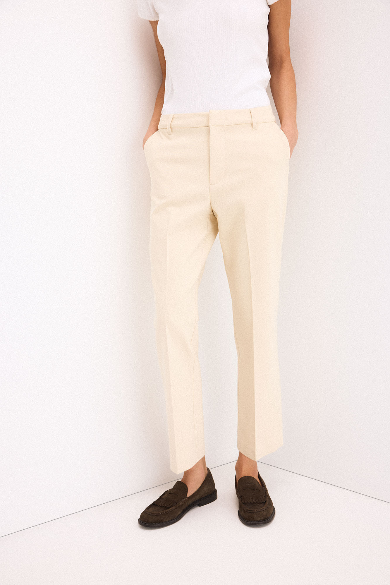 Pedro del Hierro Pantalones rectos cl&aacute;sicos Beige