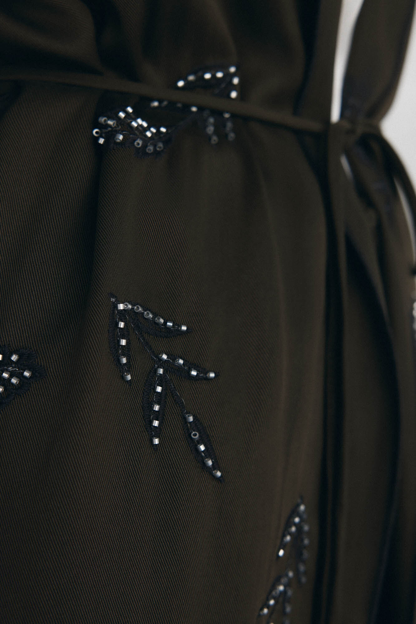 Pedro del Hierro Chaleco largo bordado Marr&oacute;n