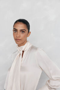 Pedro del Hierro Blusa satinada con lazo