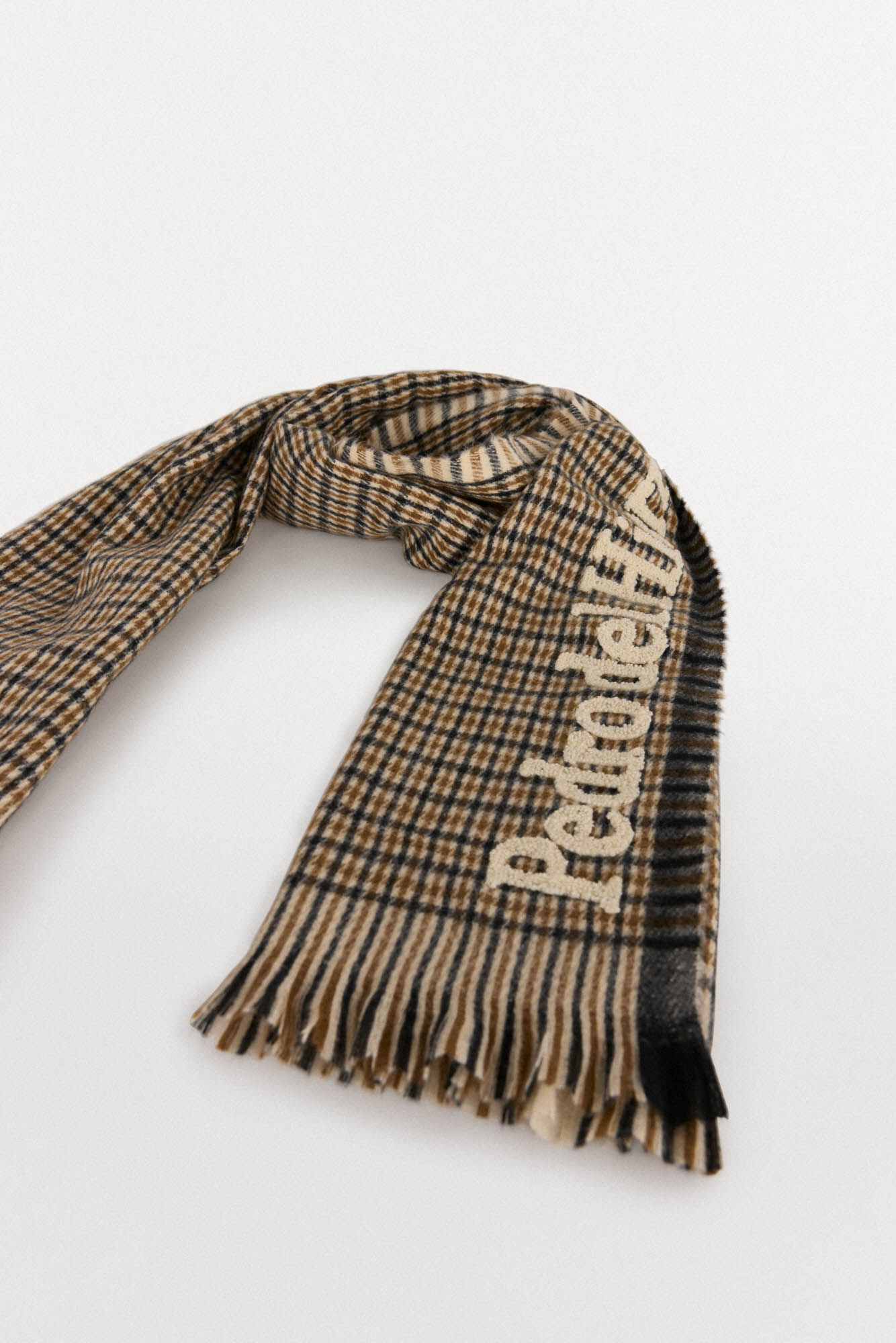 Pedro del Hierro Bufanda de pa&ntilde;o a cuadros Gris