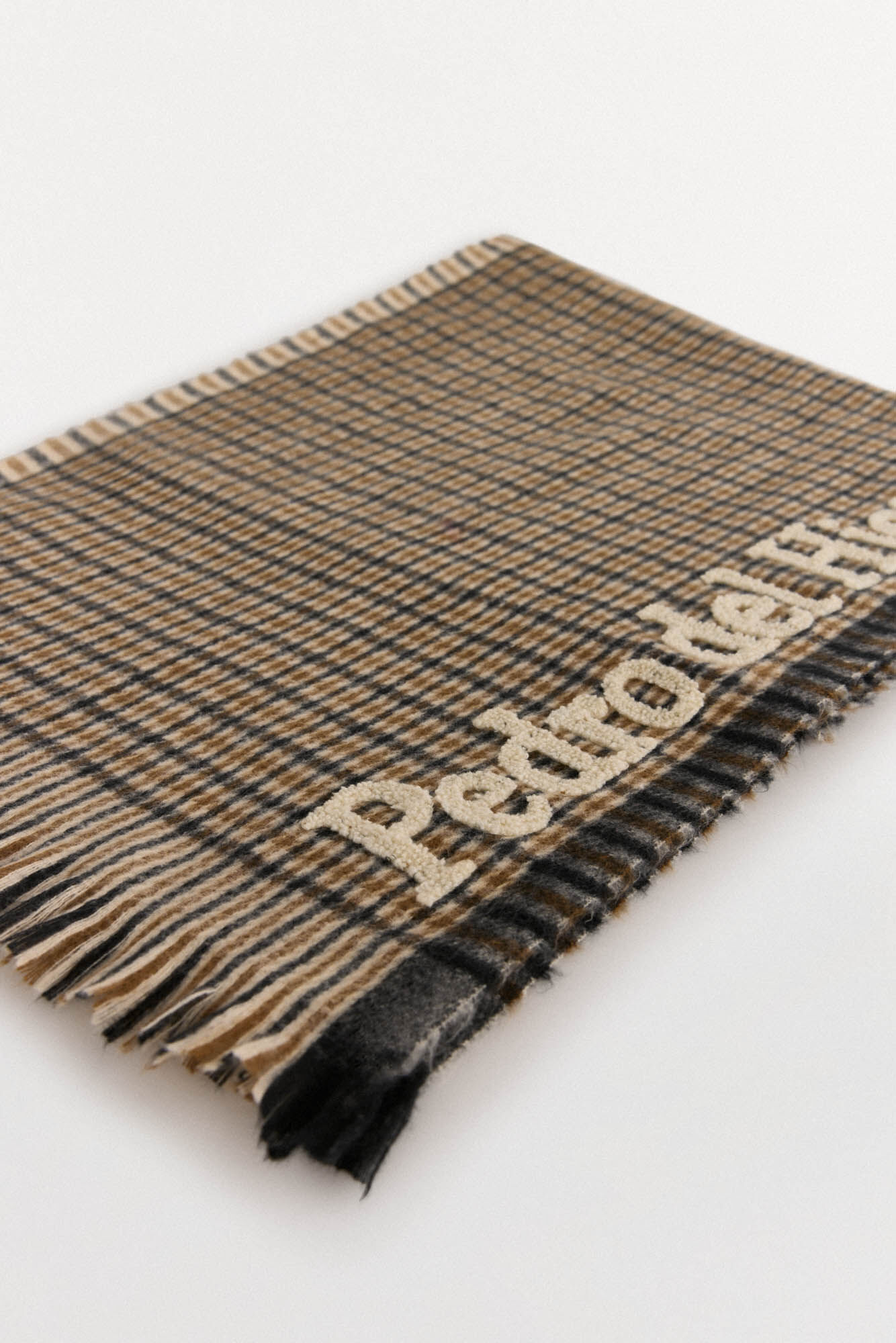 Pedro del Hierro Bufanda de pa&ntilde;o a cuadros Gris